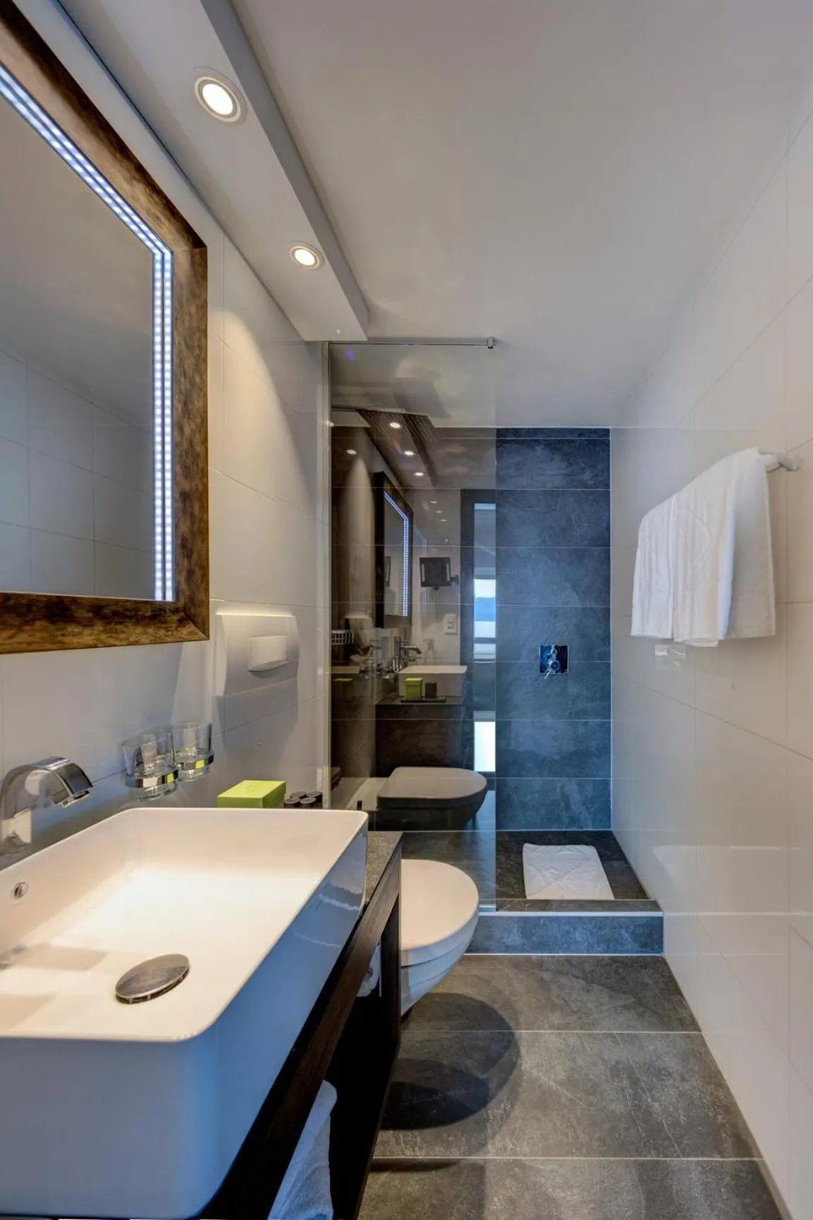 Bathroom in Romantik Hotel Mont Blanc au Lac