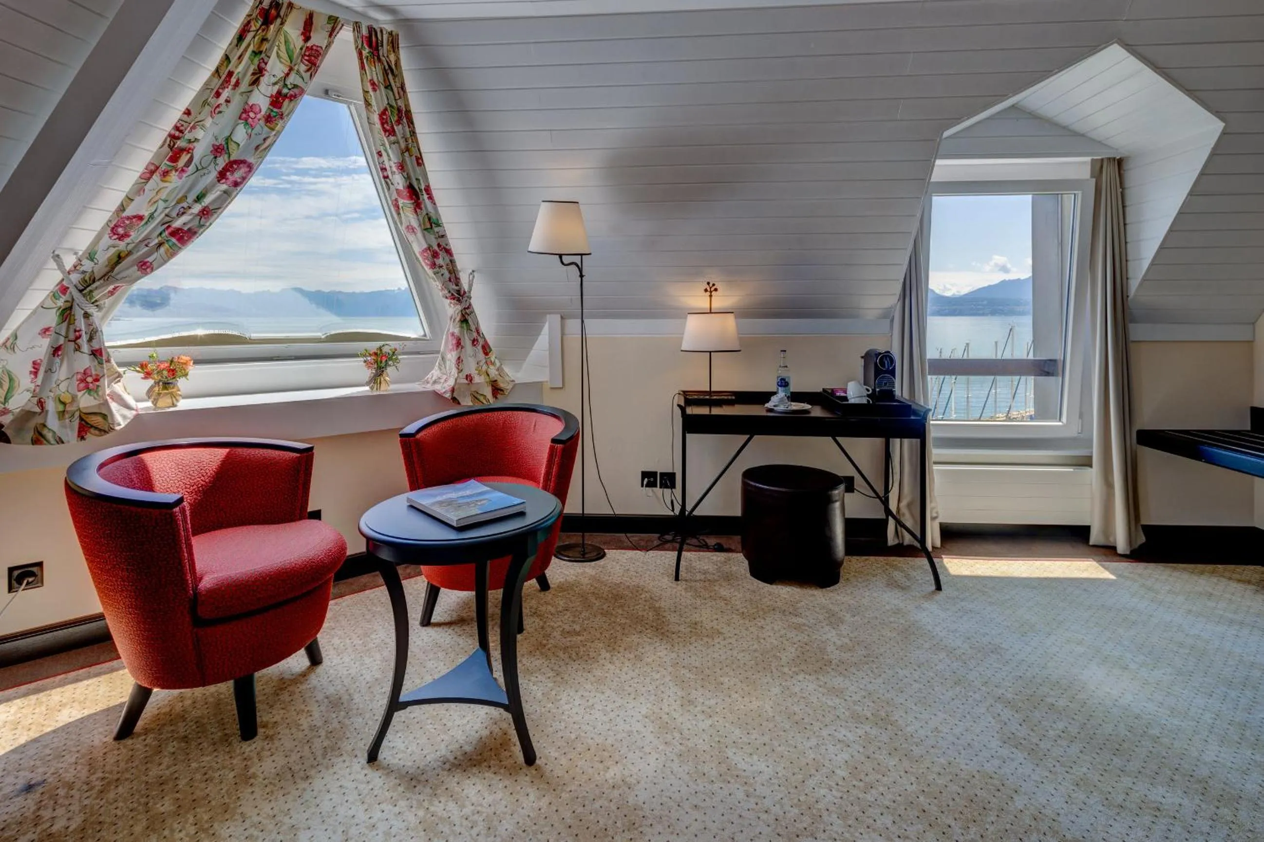 Seating area in Romantik Hotel Mont Blanc au Lac