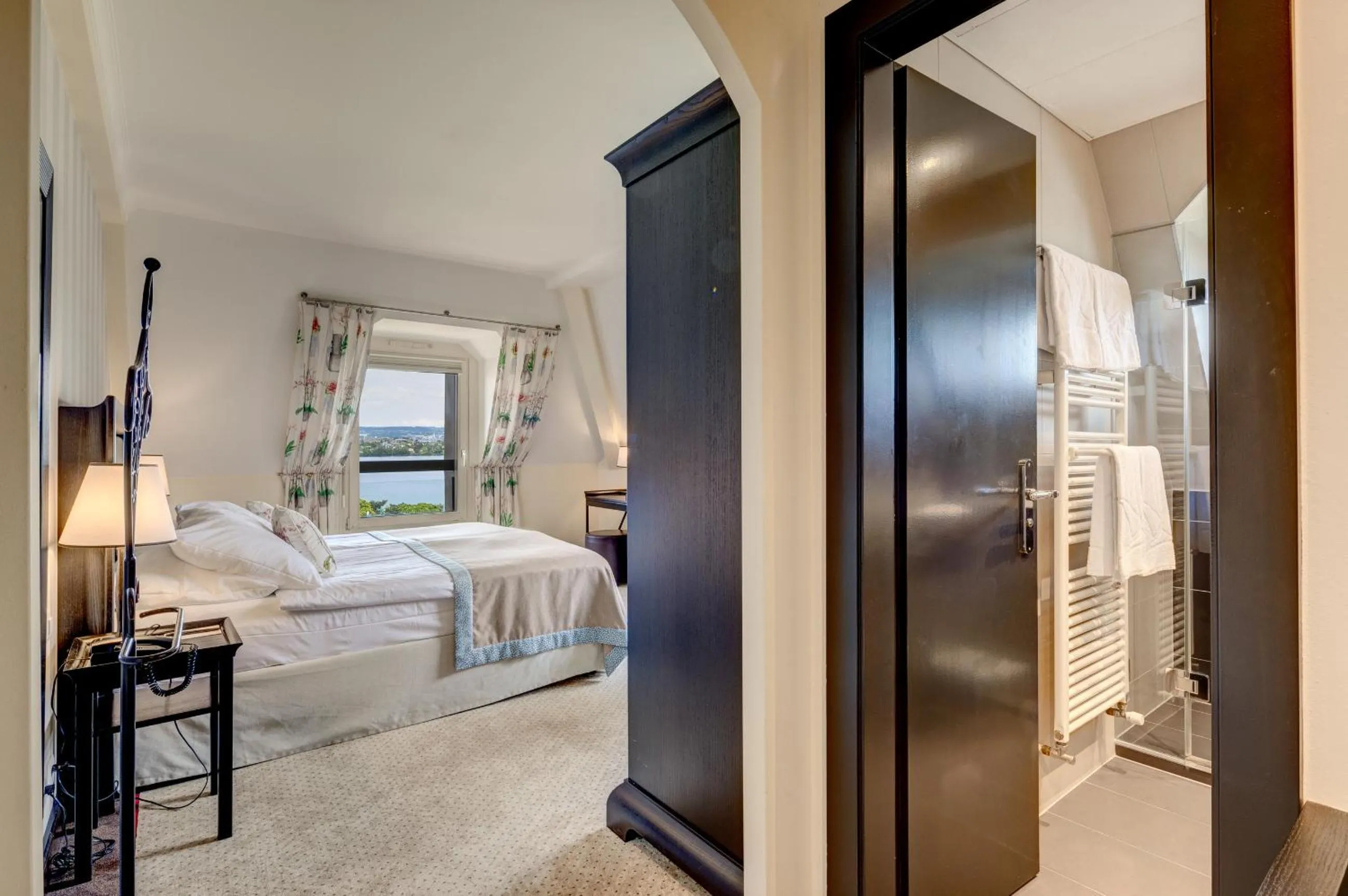 Photo of the whole room, Bed in Romantik Hotel Mont Blanc au Lac