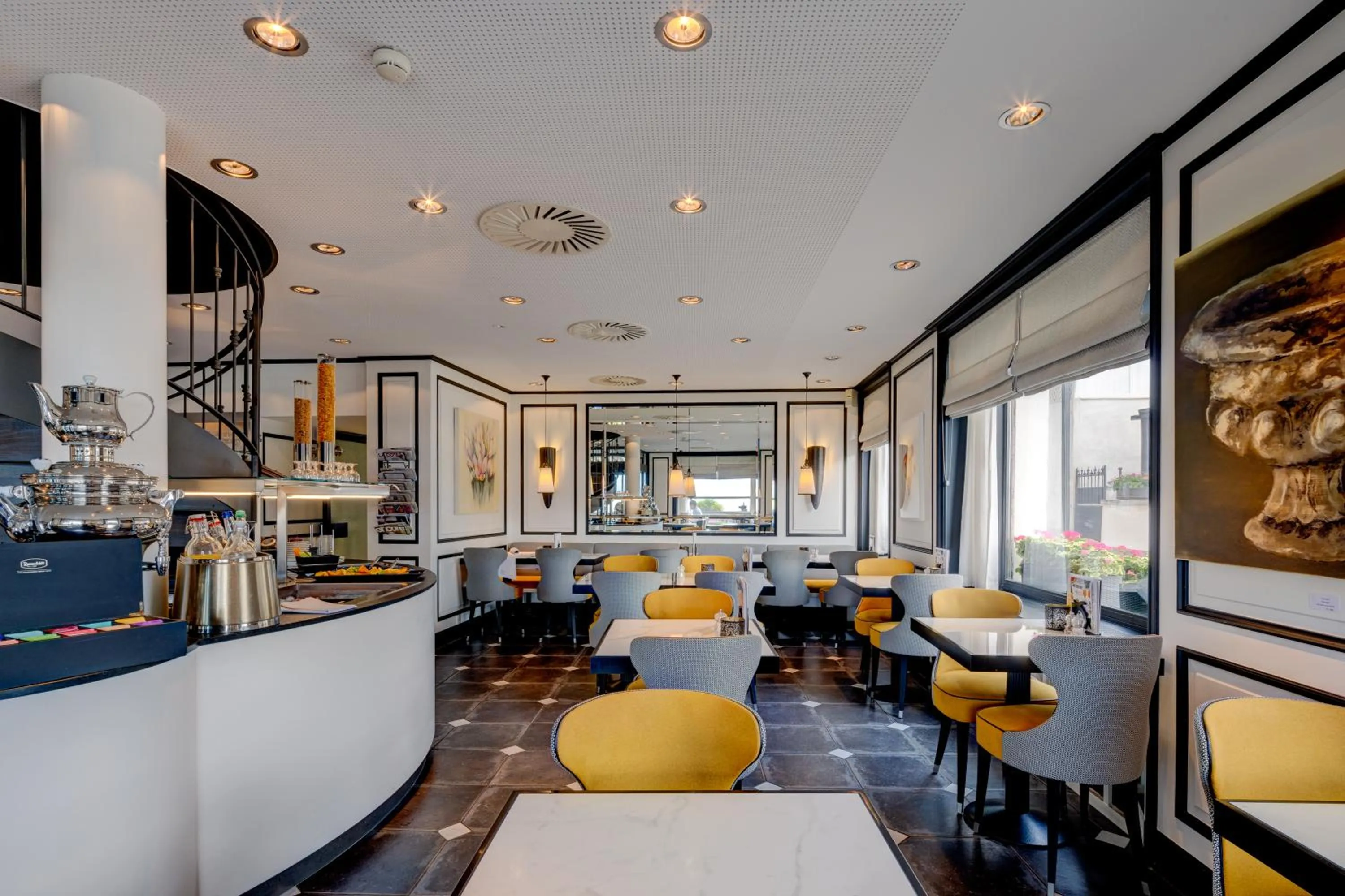 Restaurant/places to eat in Romantik Hotel Mont Blanc au Lac