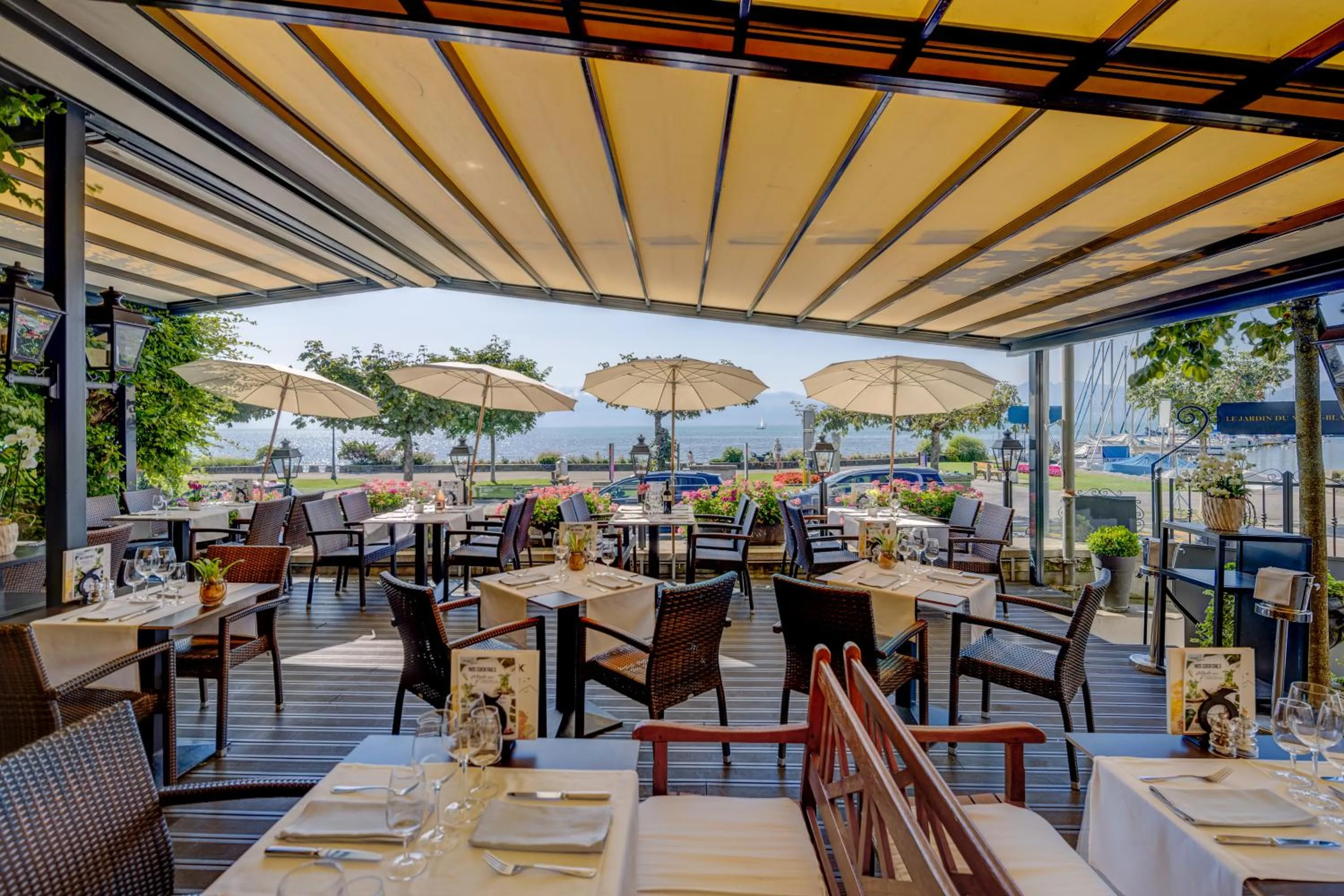 Patio in Romantik Hotel Mont Blanc au Lac