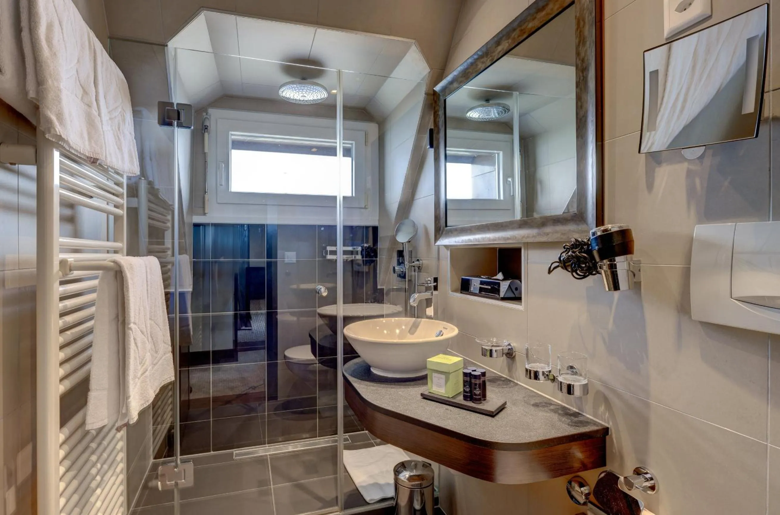 Photo of the whole room in Romantik Hotel Mont Blanc au Lac