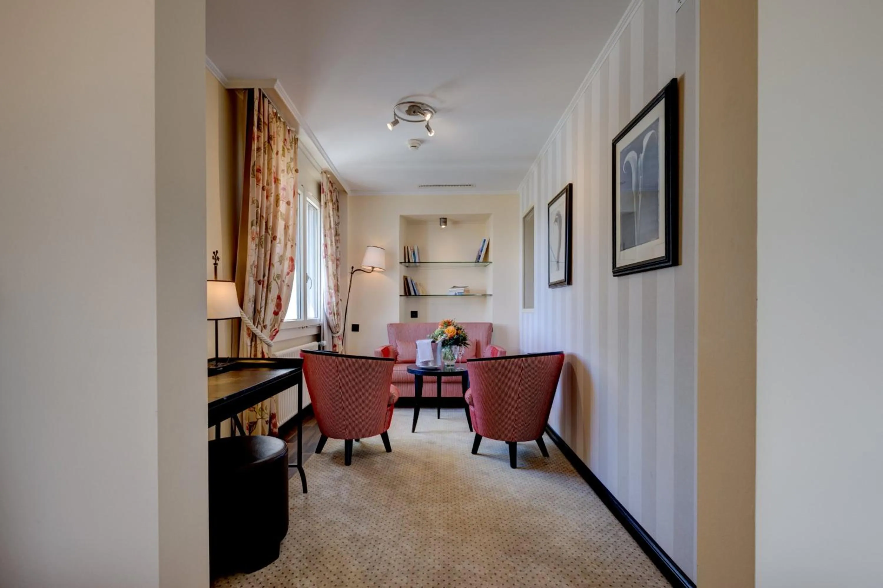 Seating area in Romantik Hotel Mont Blanc au Lac