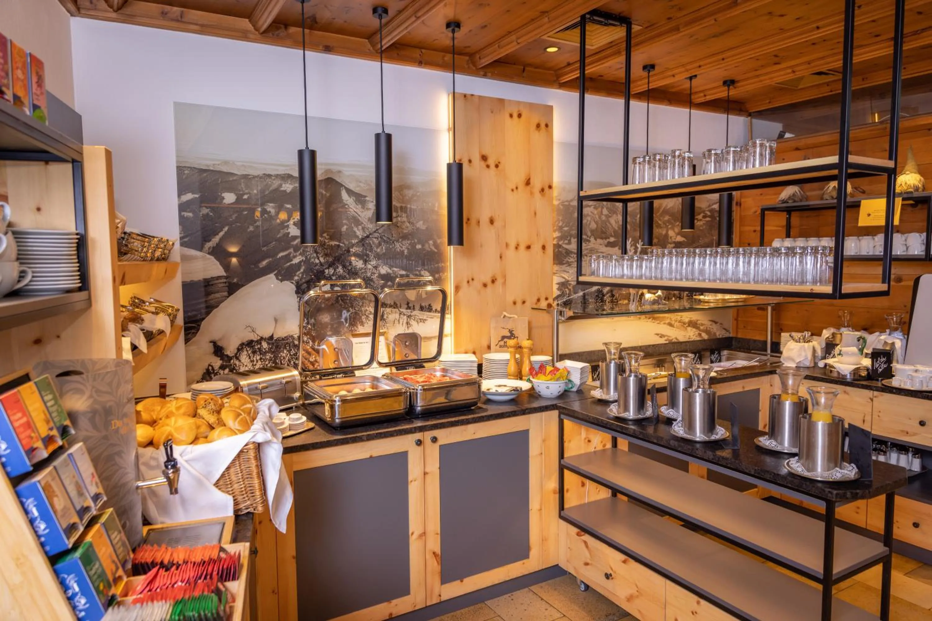 Restaurant/places to eat in Hotel zum Hirschen Zell am See