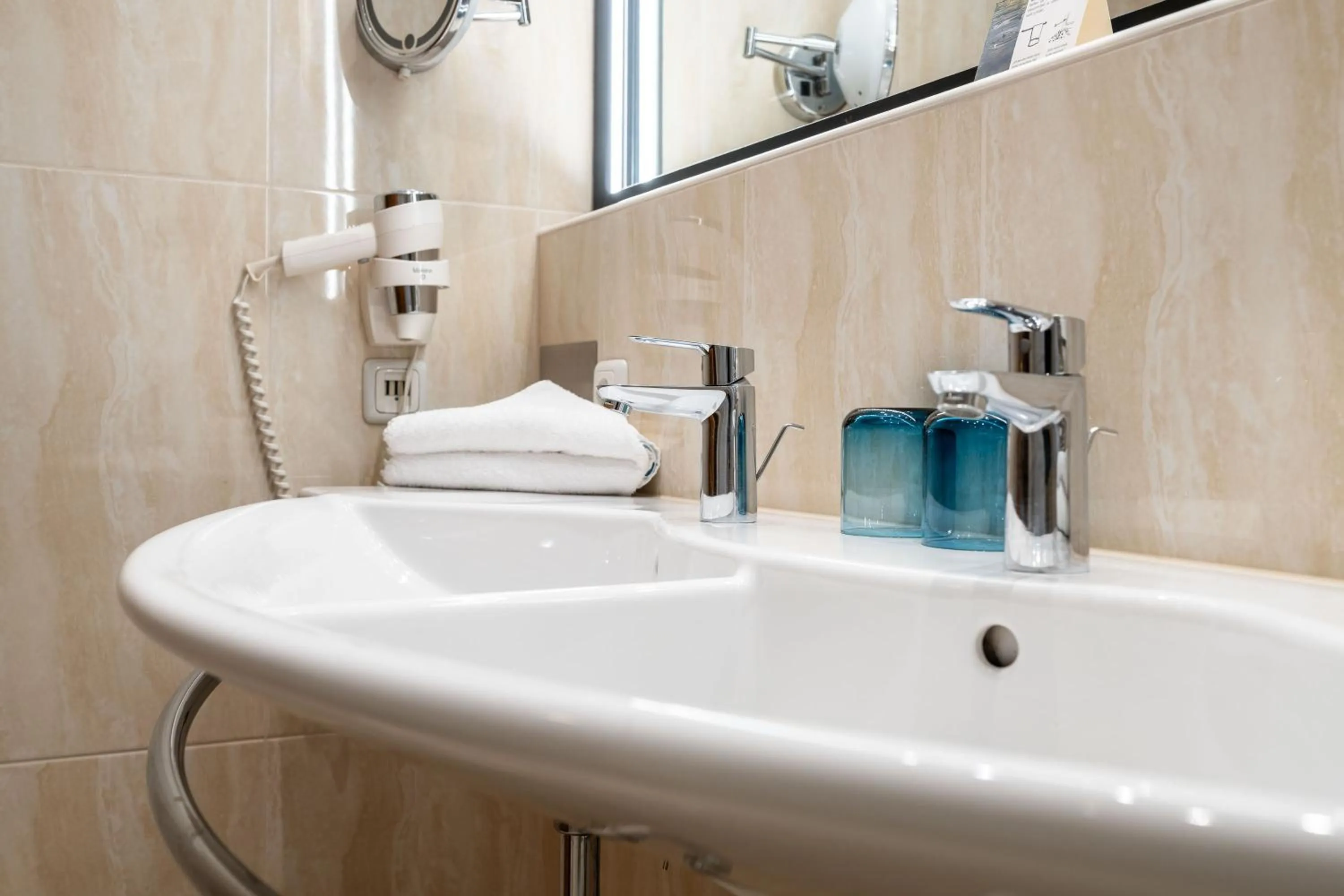 Bathroom in Hotel zum Hirschen Zell am See