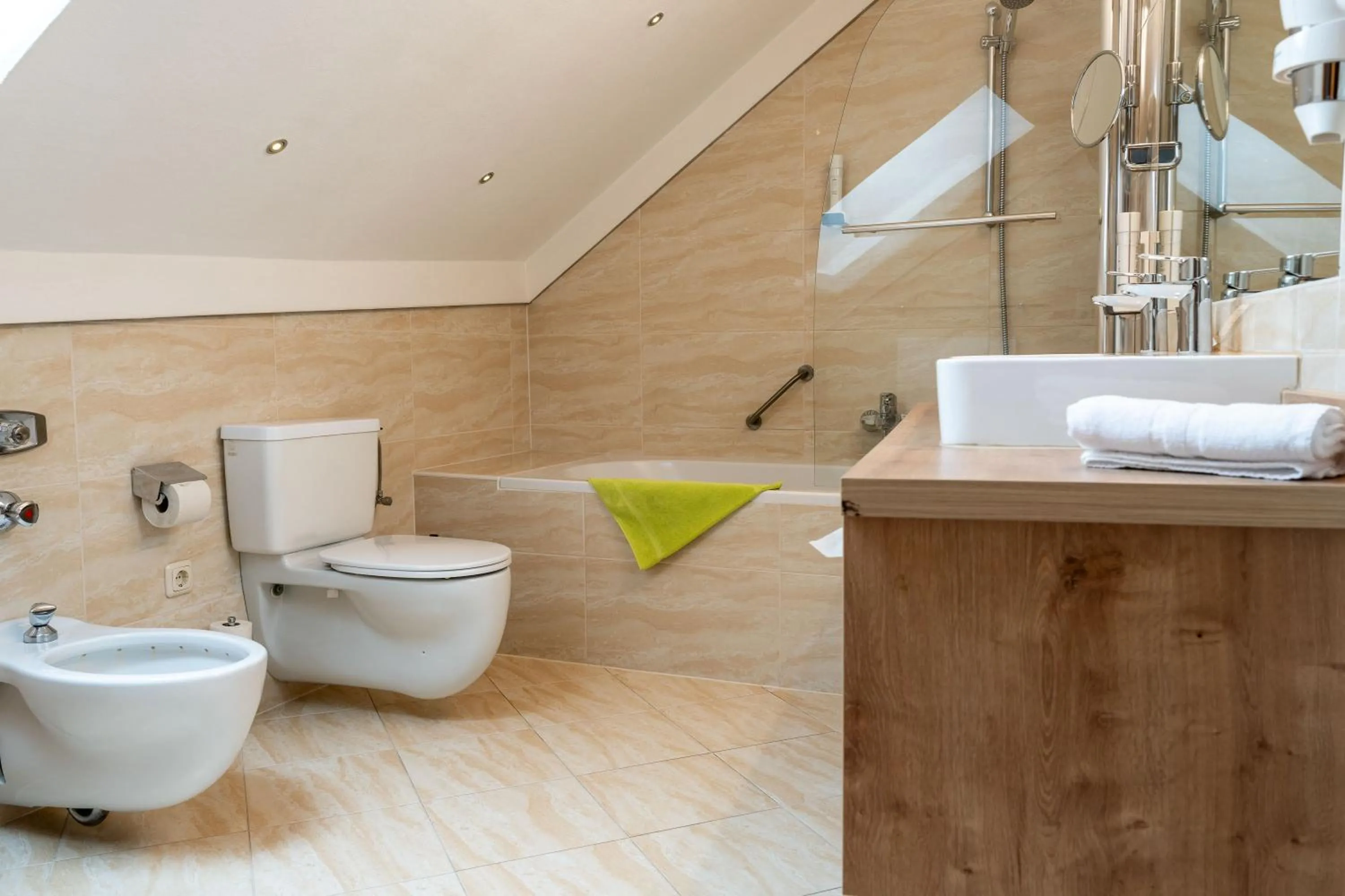 Bathroom in Hotel zum Hirschen Zell am See