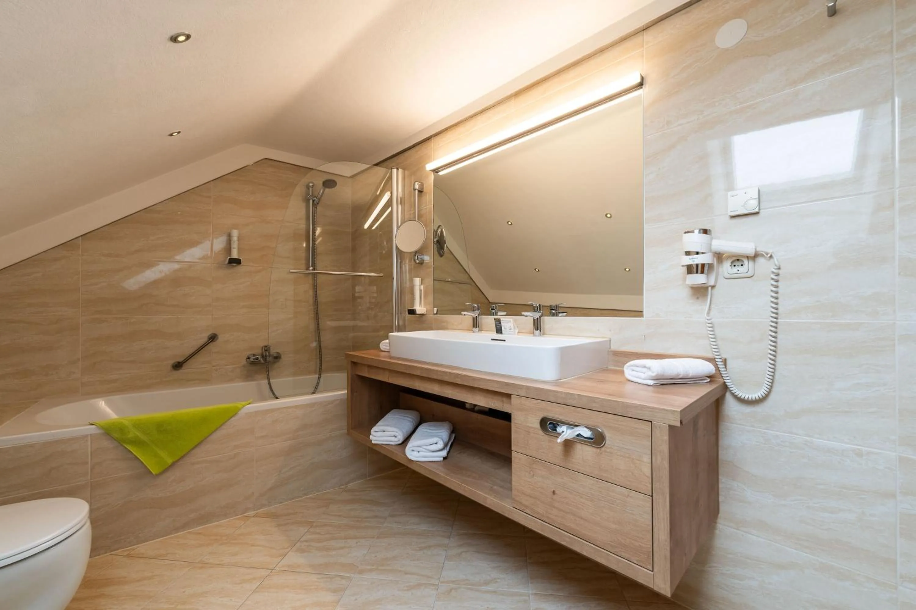 Bathroom in Hotel zum Hirschen Zell am See