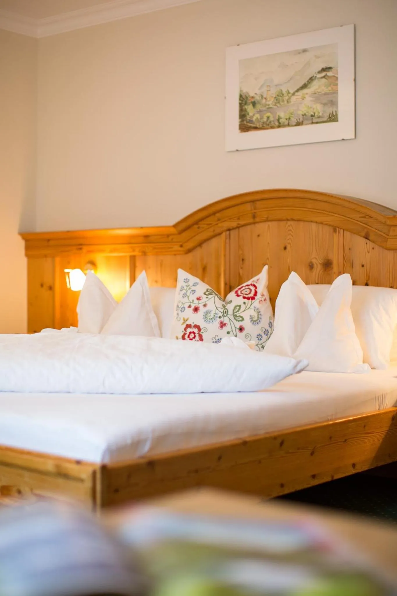 Bed in Hotel zum Hirschen Zell am See