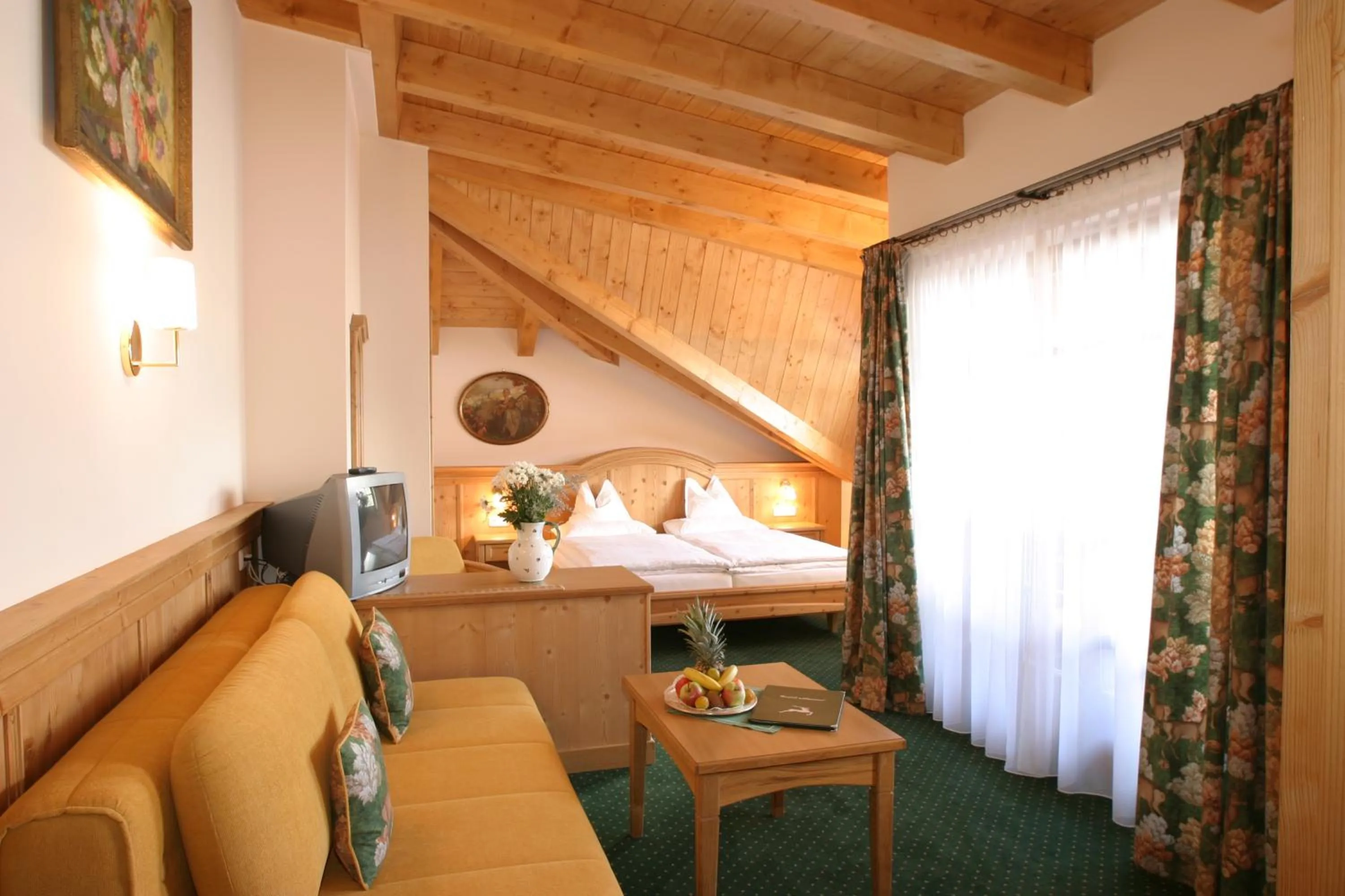 Photo of the whole room in Hotel zum Hirschen Zell am See