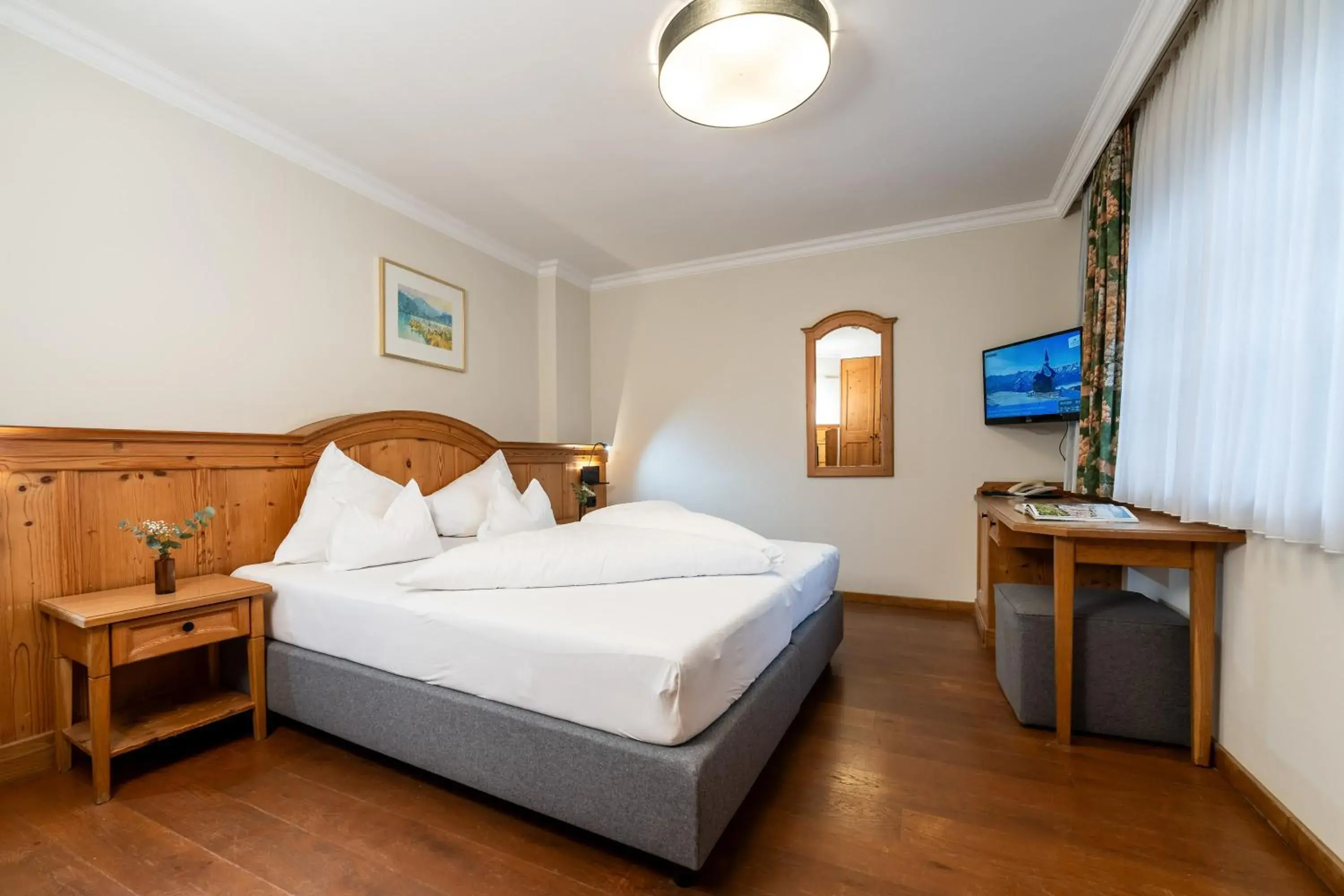 Bed in Hotel zum Hirschen Zell am See Bed in Hotel zum Hirschen Zell am See