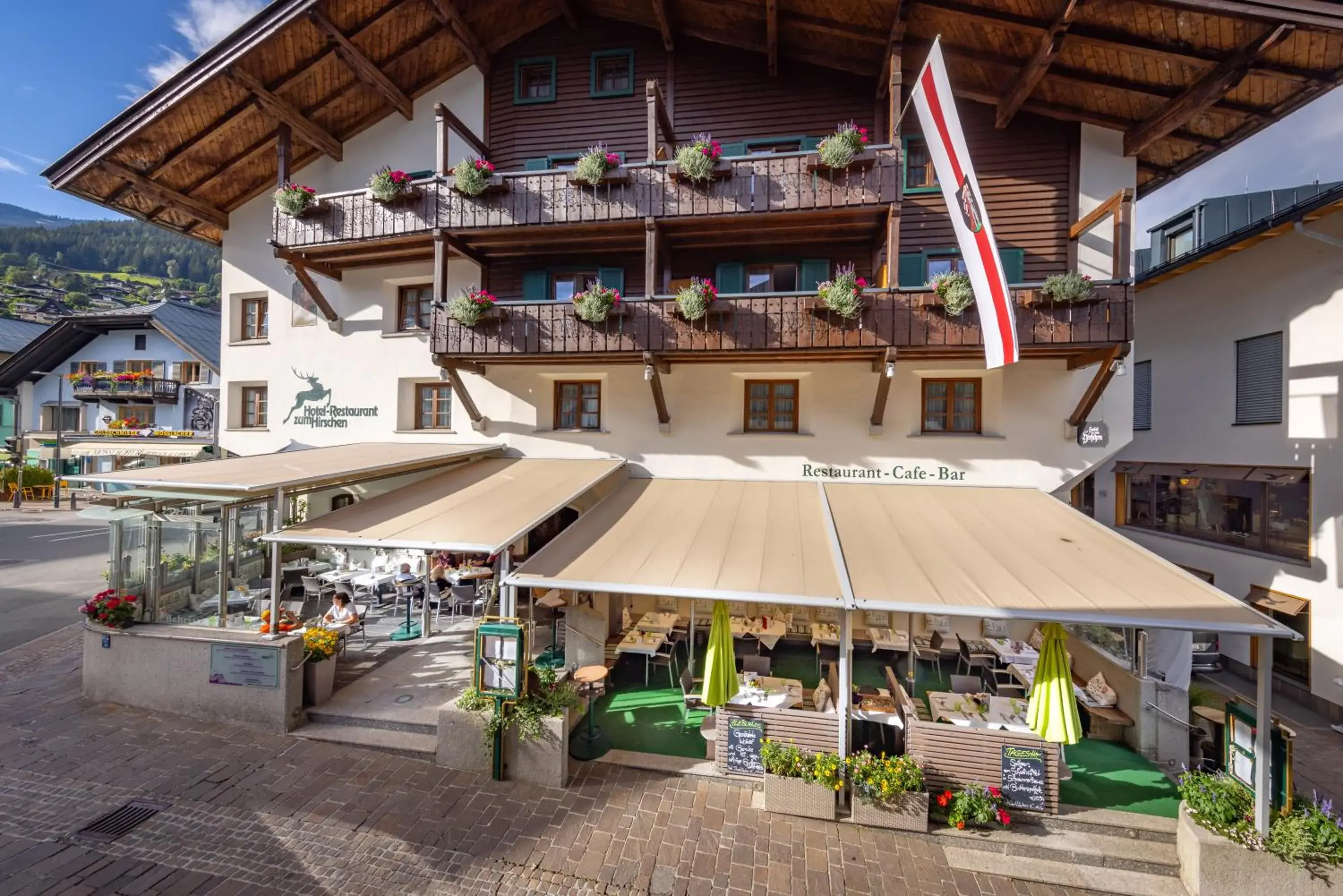 Property building in Hotel zum Hirschen Zell am See Property building in Hotel zum Hirschen Zell am See
