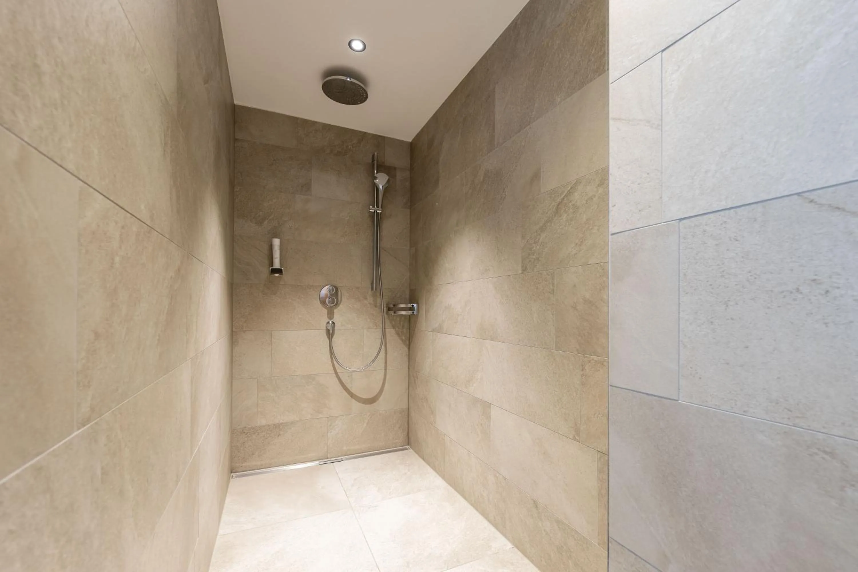 Shower in Hotel zum Hirschen Zell am See