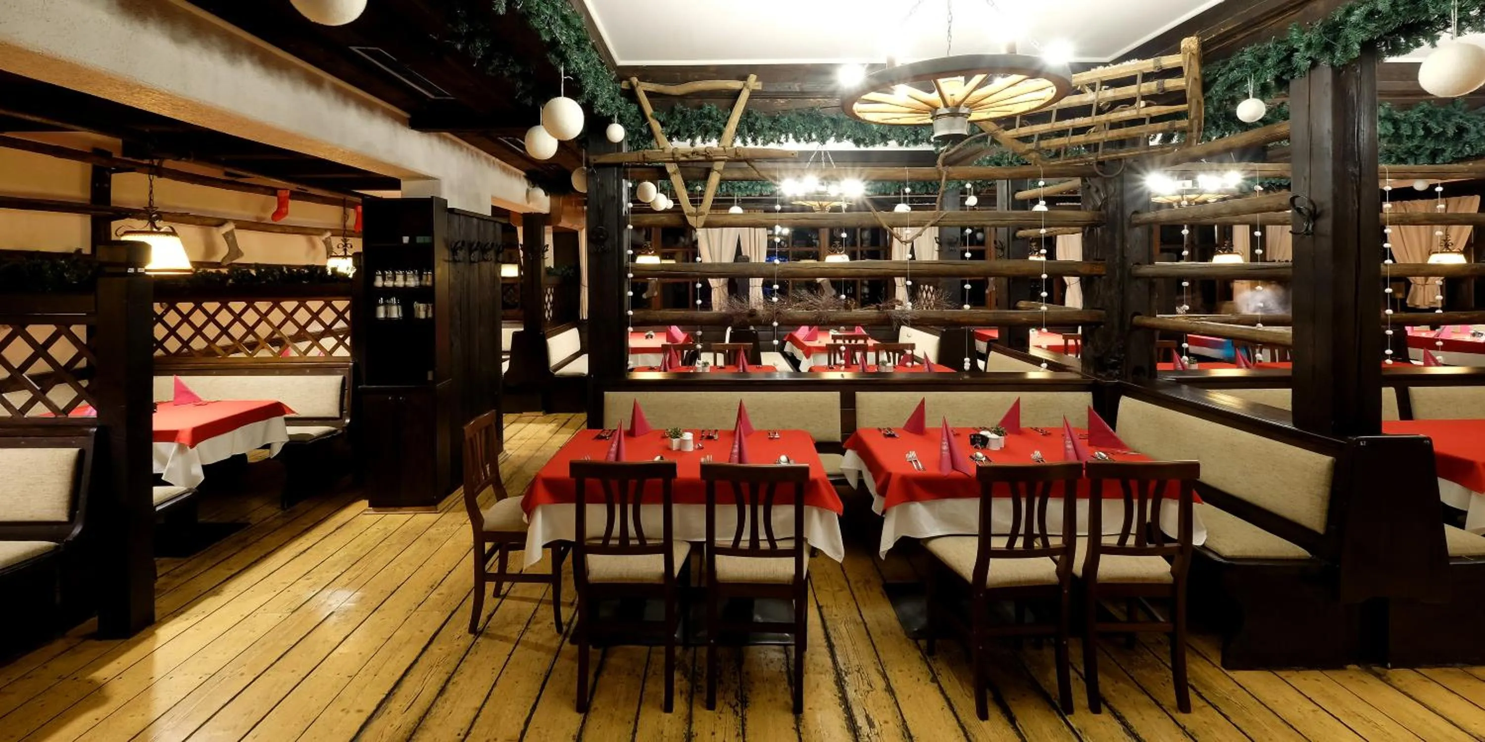 Restaurant/places to eat in Alpenhotel Marcius