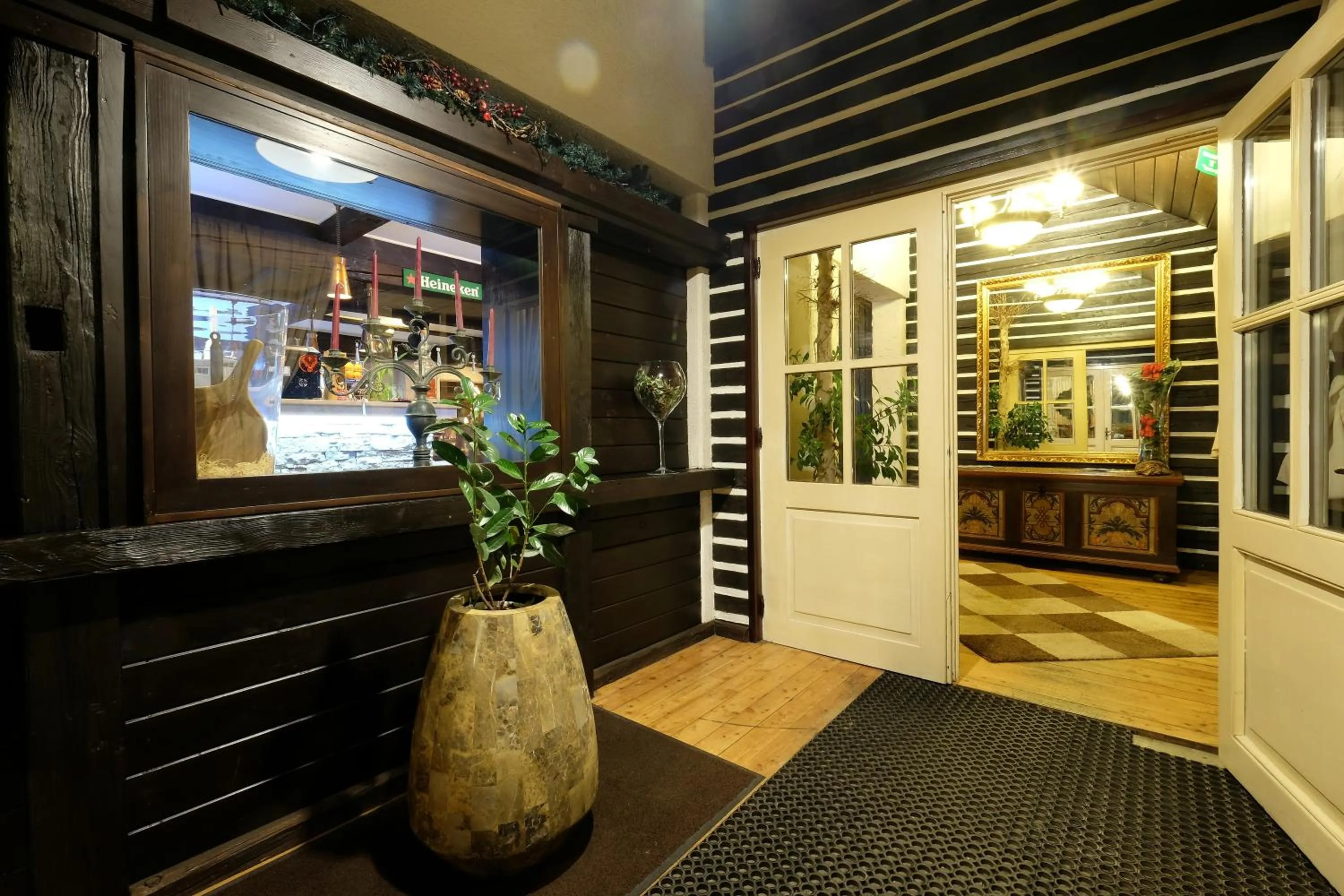 Decorative detail in Alpenhotel Marcius