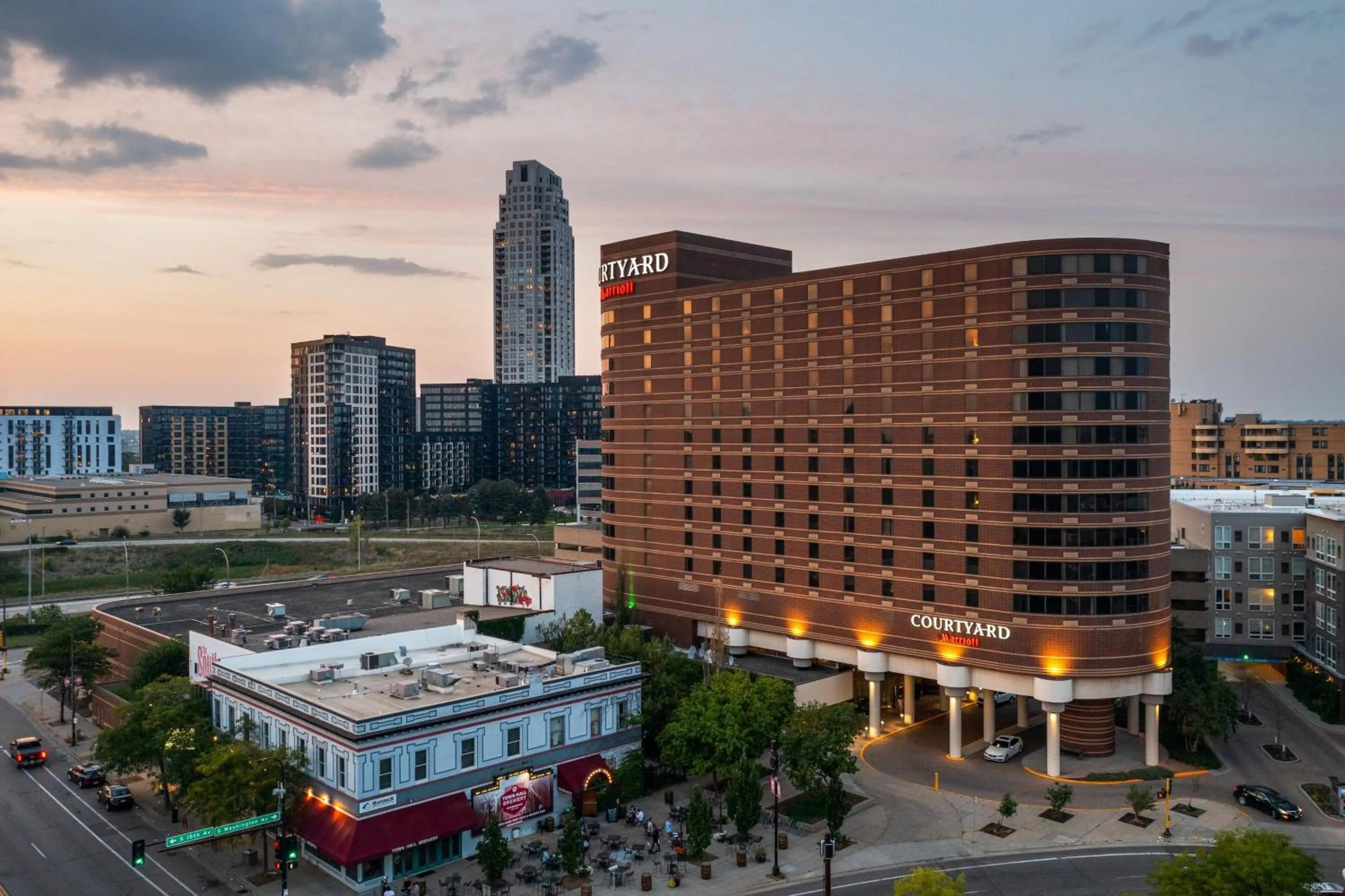 Property building in Courtyard by Marriott Minneapolis Downtown