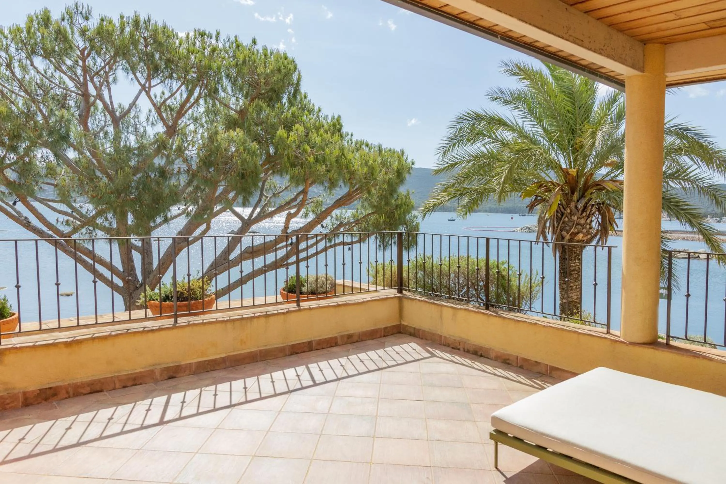 Patio in Casa Santini x Roc Seven