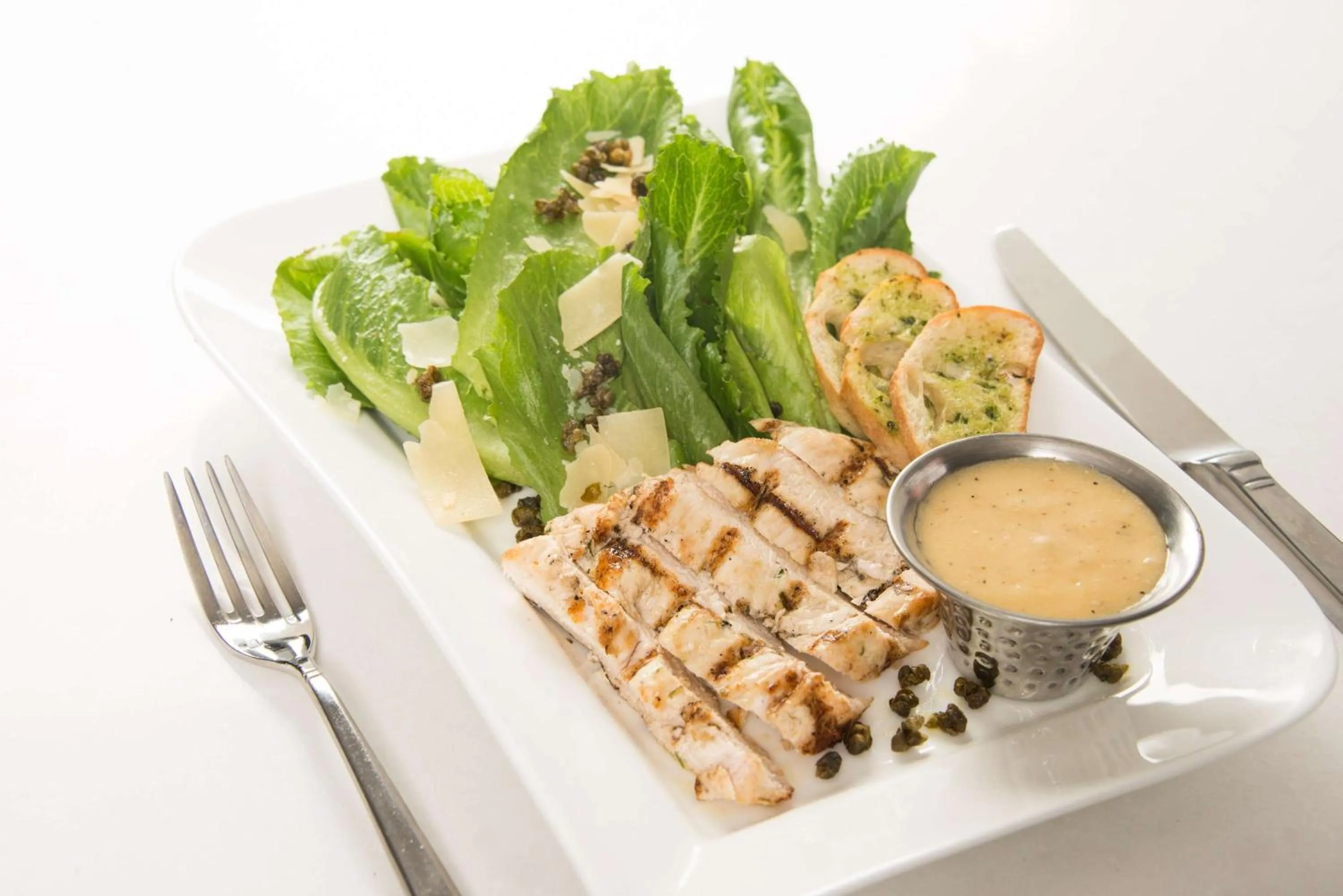 Dining area in DoubleTree by Hilton Hotel Syracuse