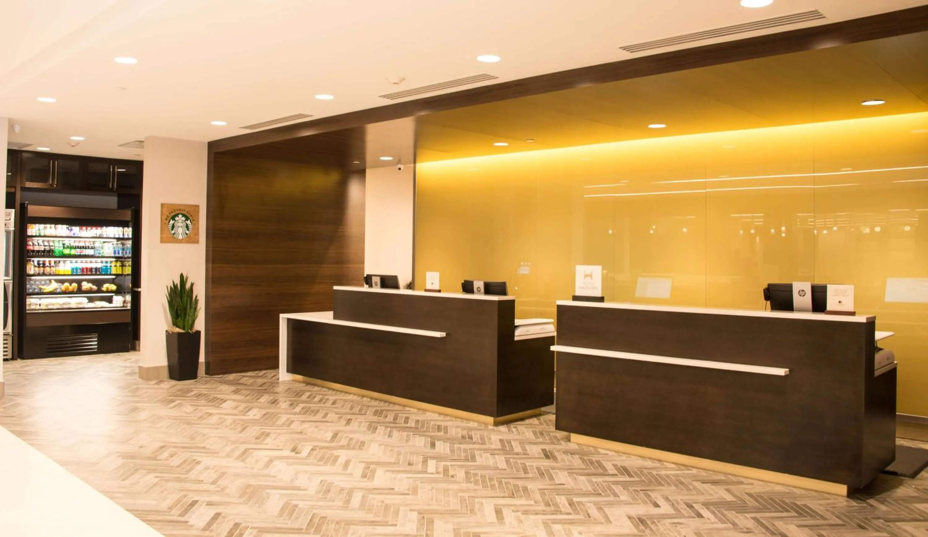 Lobby or reception in DoubleTree by Hilton Hotel Syracuse