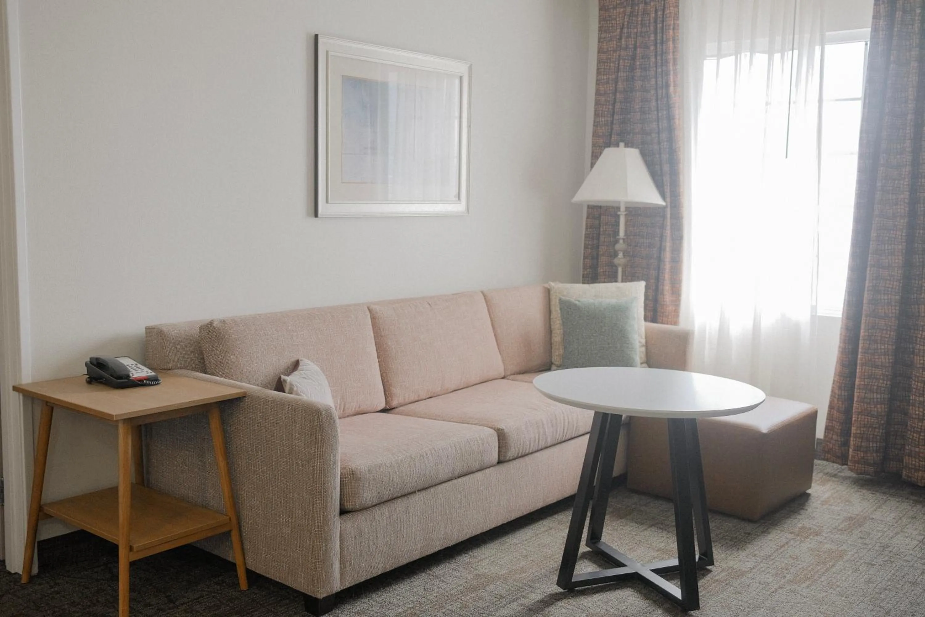 Living room in Staybridge Suites Austin Airport by IHG