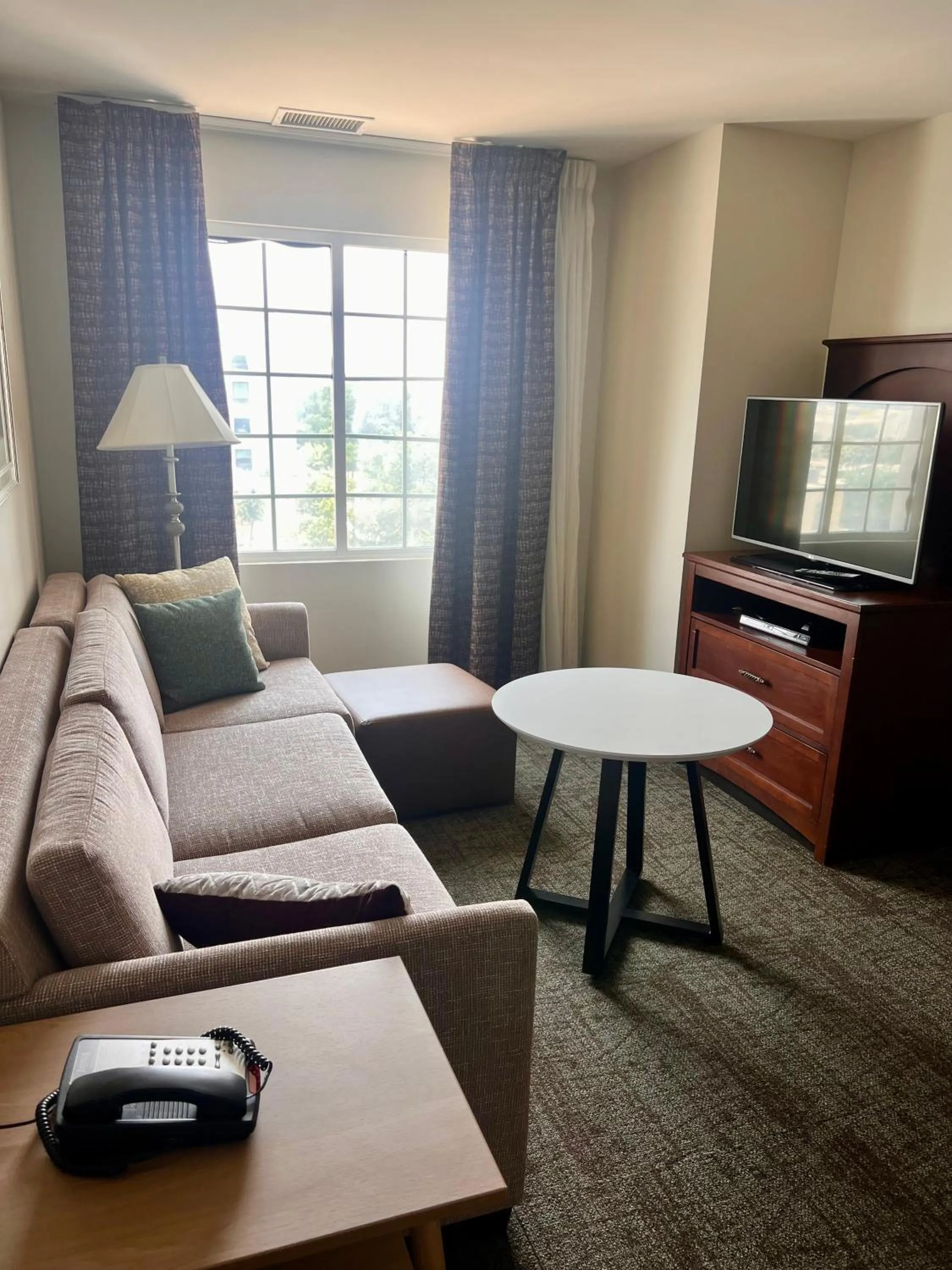 Living room in Staybridge Suites Austin Airport by IHG