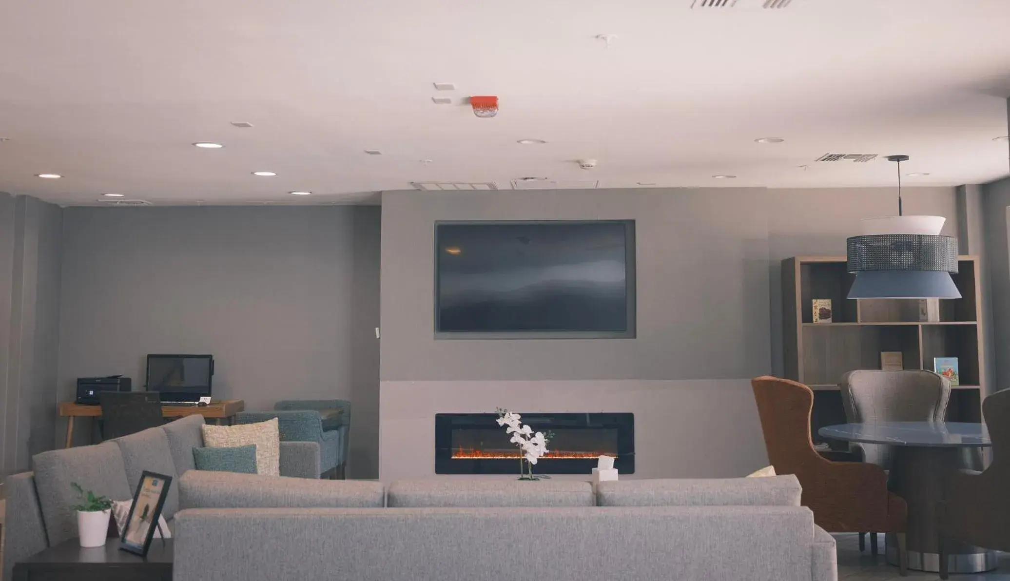 Property building in Staybridge Suites Austin Airport by IHG Property building in Staybridge Suites Austin Airport by IHG