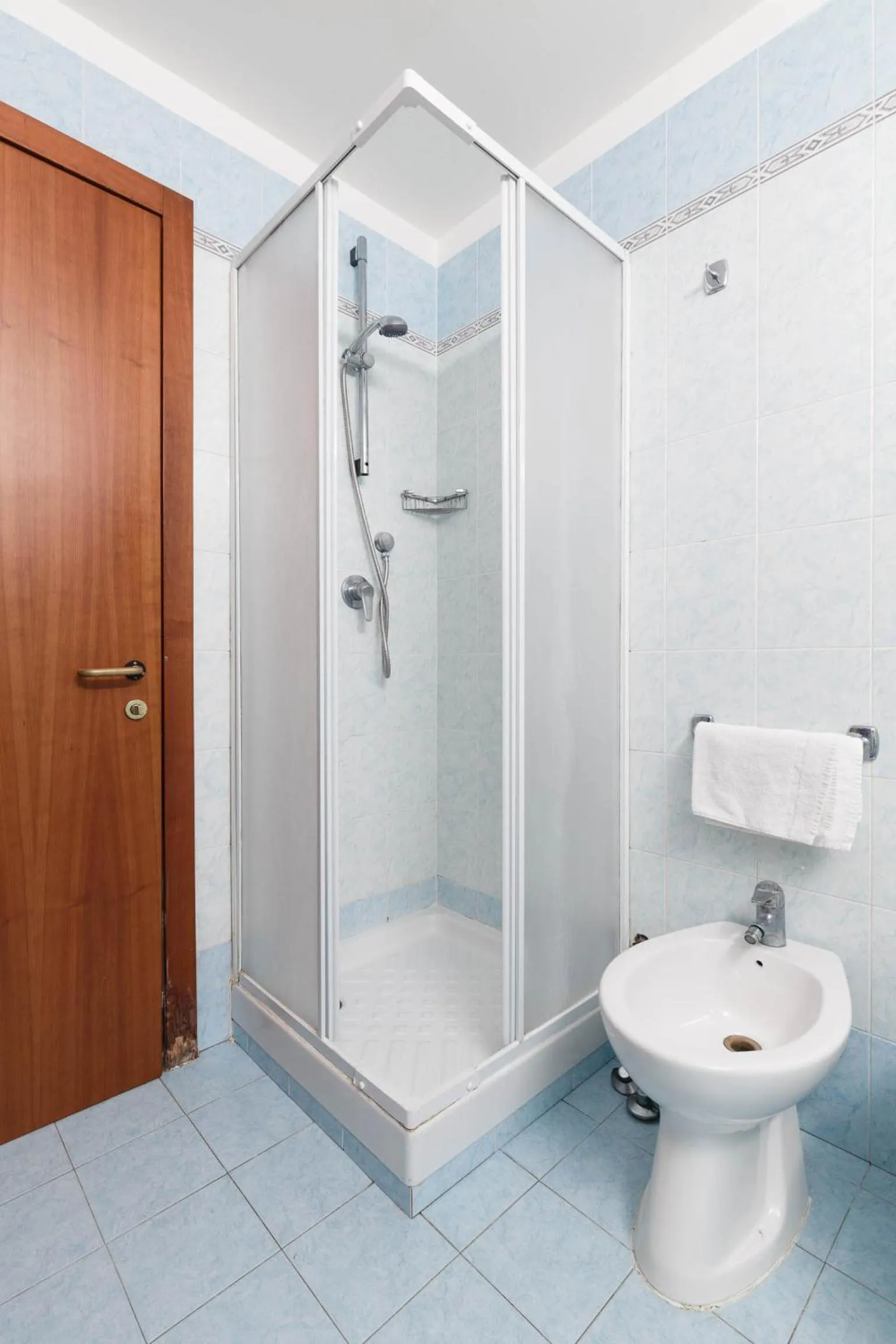 Bathroom in Hotel Paris