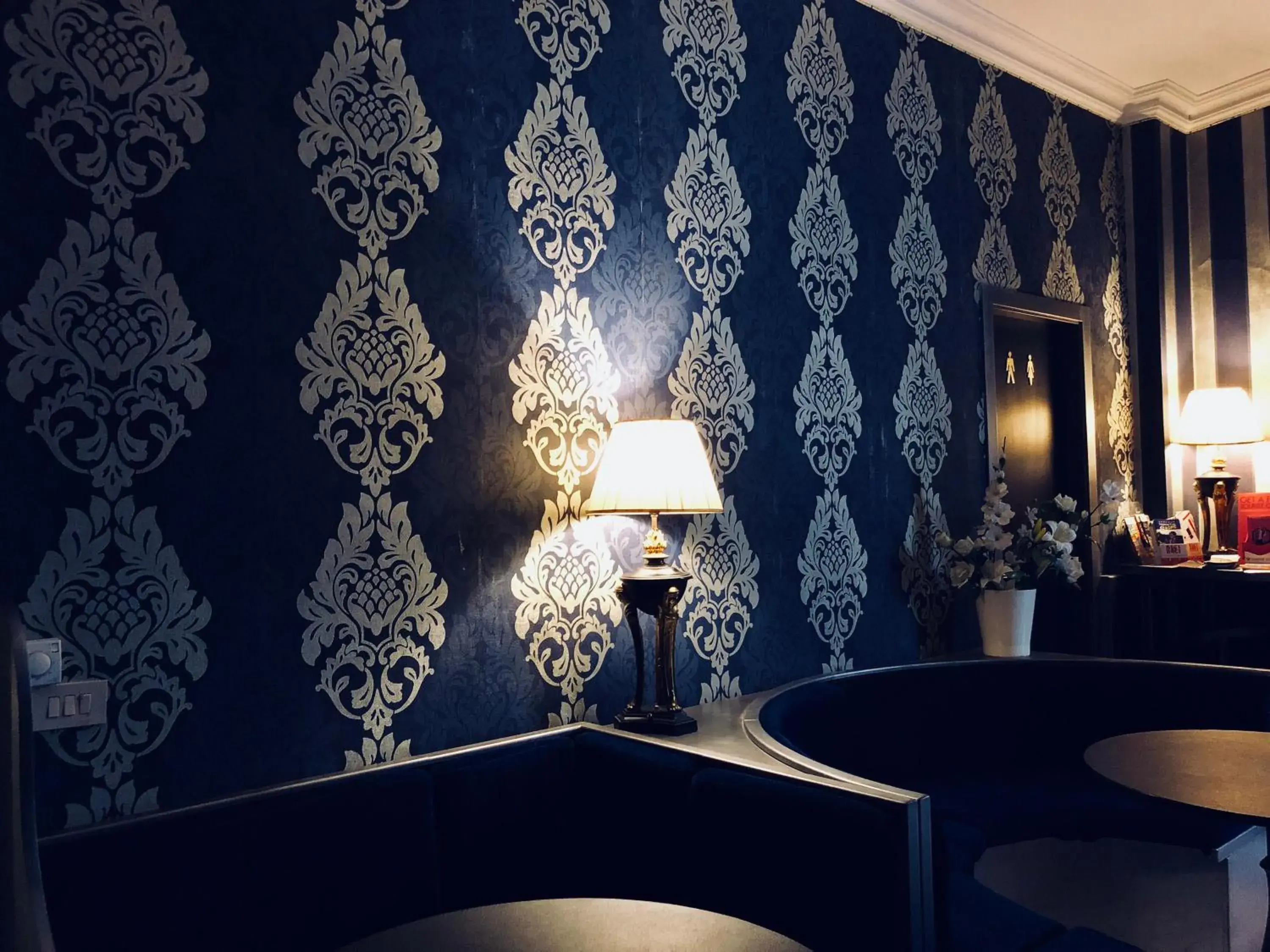 Lounge or bar in Hotel Paris Lounge or bar in Hotel Paris