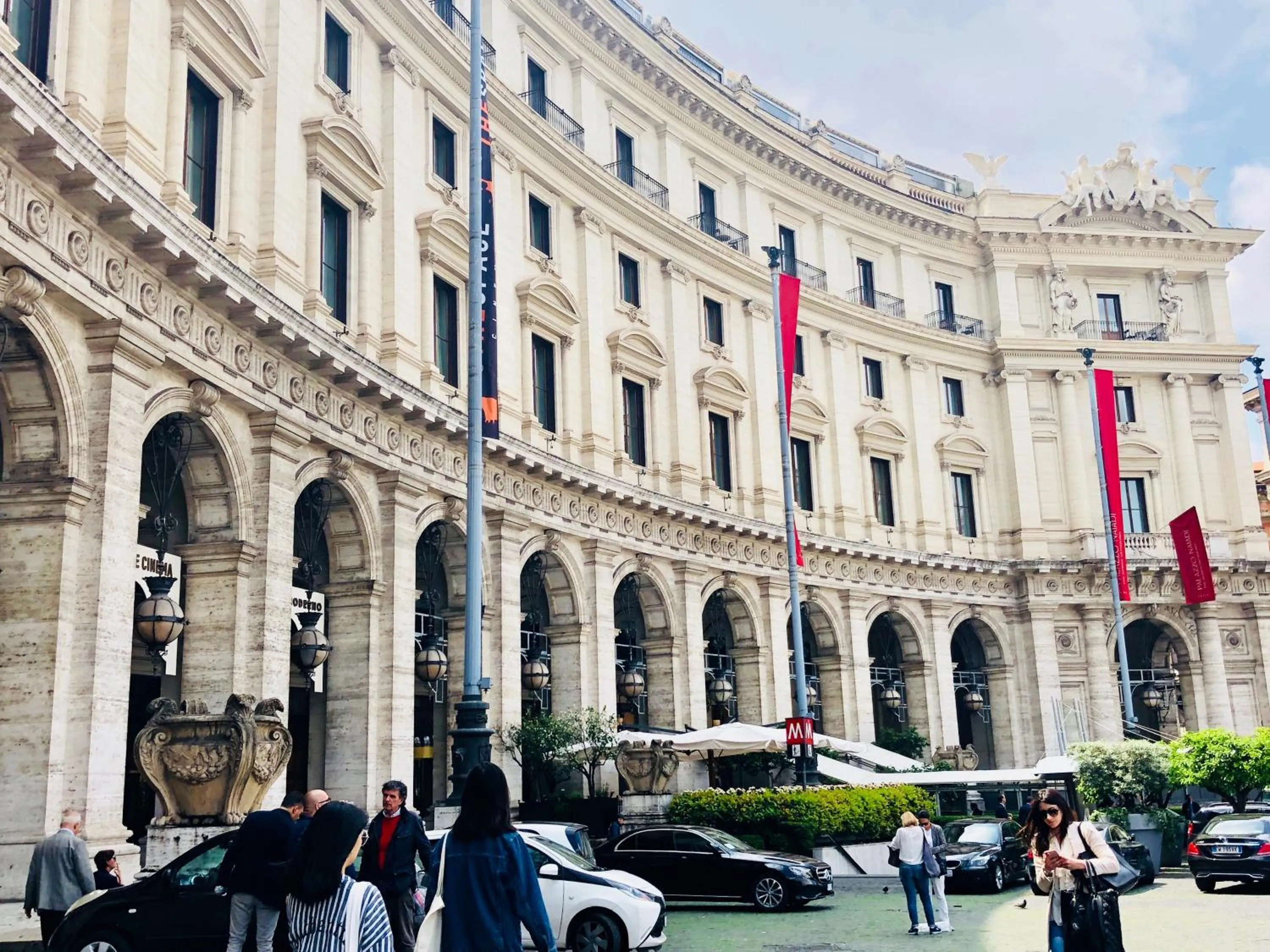 Nearby landmark in Hotel Paris