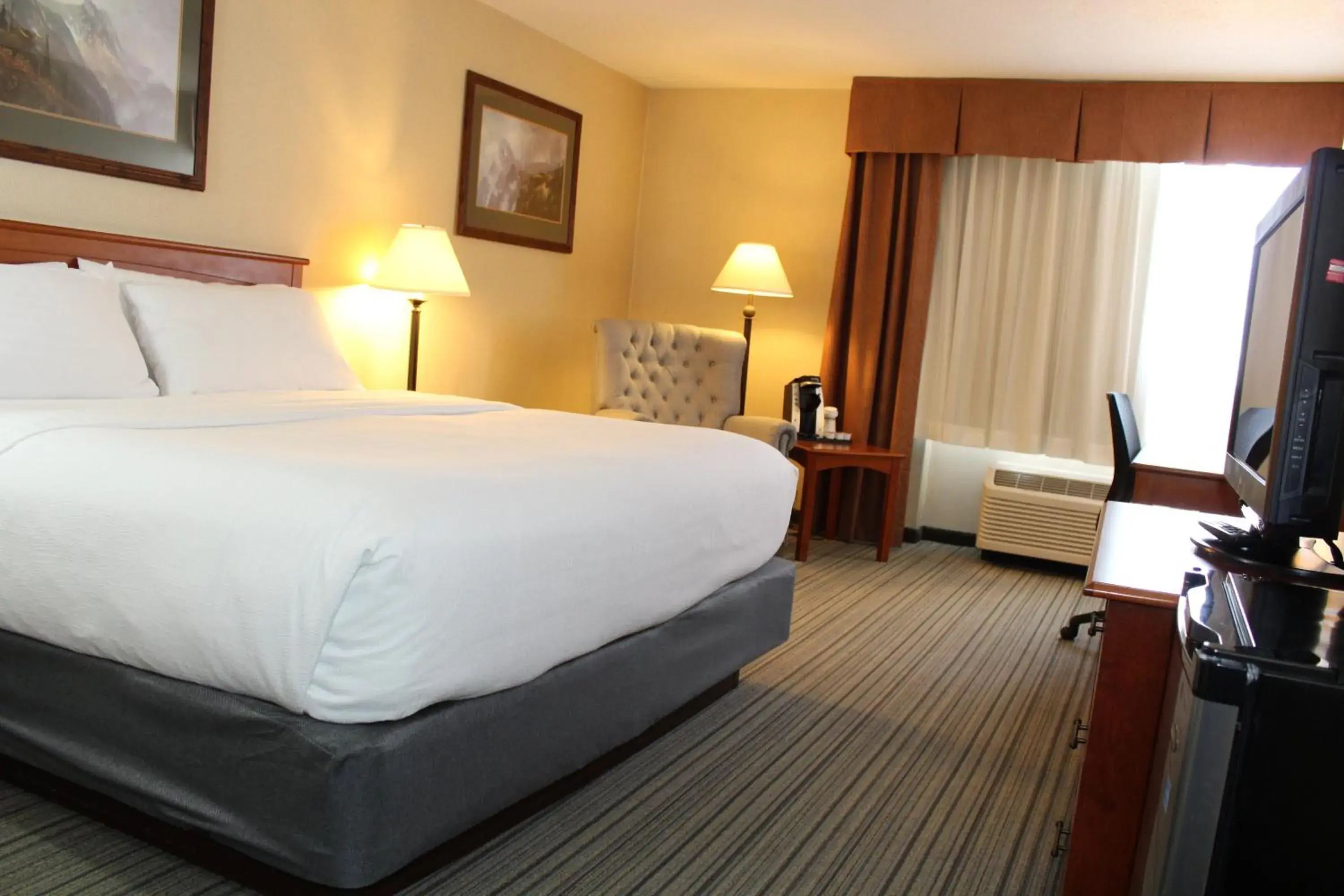 Photo of the whole room, Bed in 3 Rivers Hotel