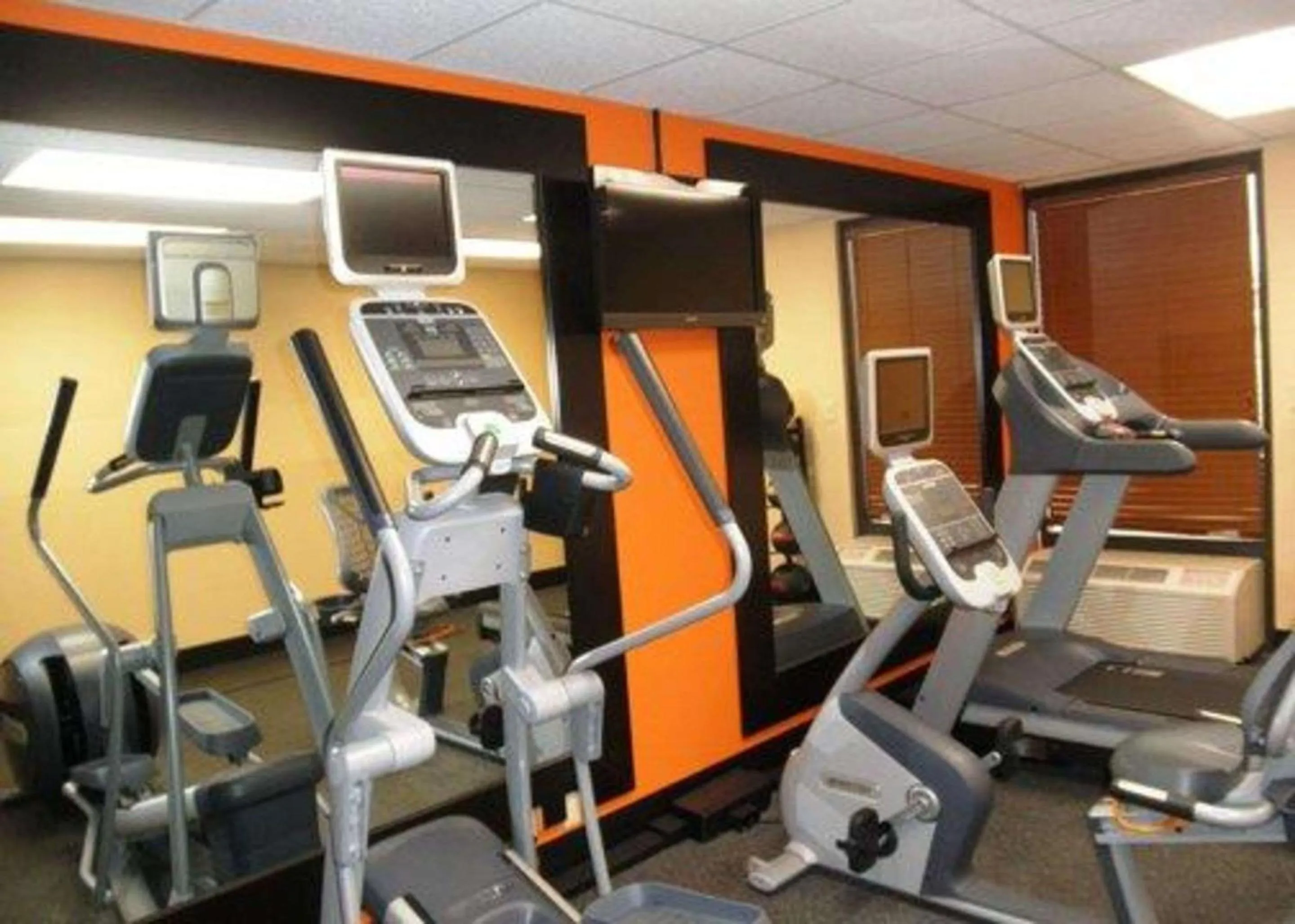 Fitness centre/facilities in Quality Inn Florissant-St Louis