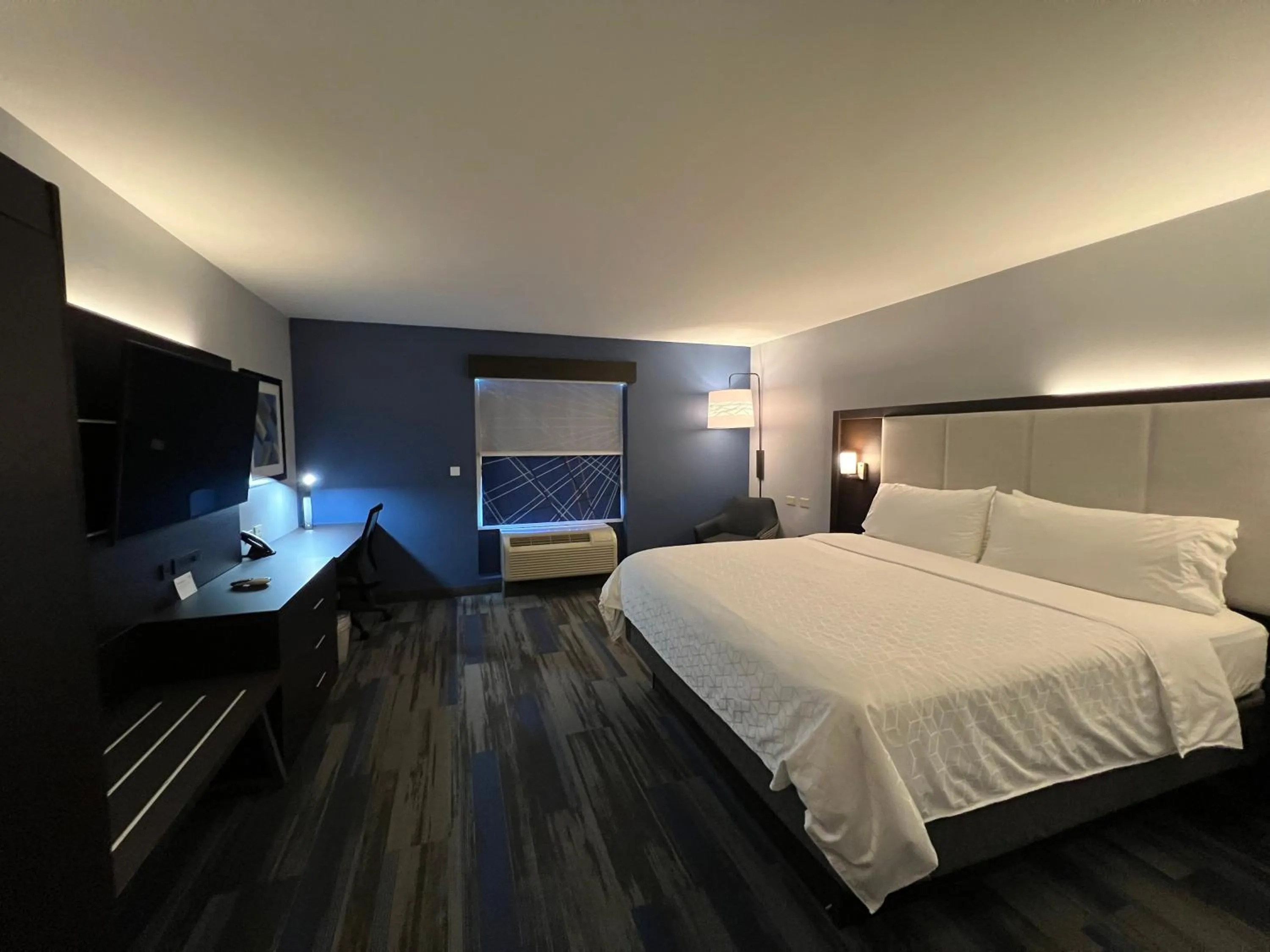 Photo of the whole room, Bed in Holiday Inn Express & Suites Columbia - East Elkridge, Jessup an IHG Hotel