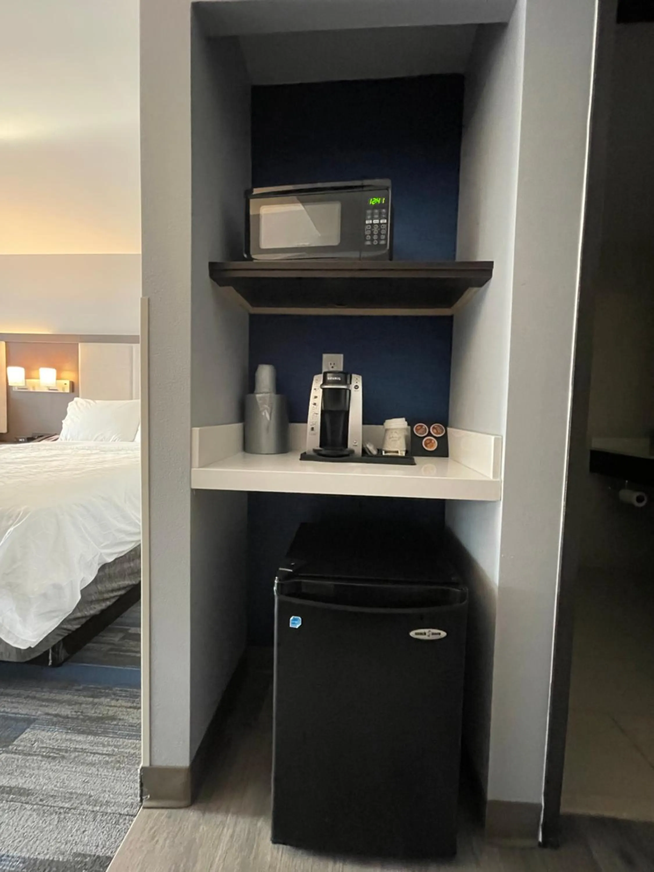 Bed in Holiday Inn Express & Suites Columbia - East Elkridge, Jessup an IHG Hotel