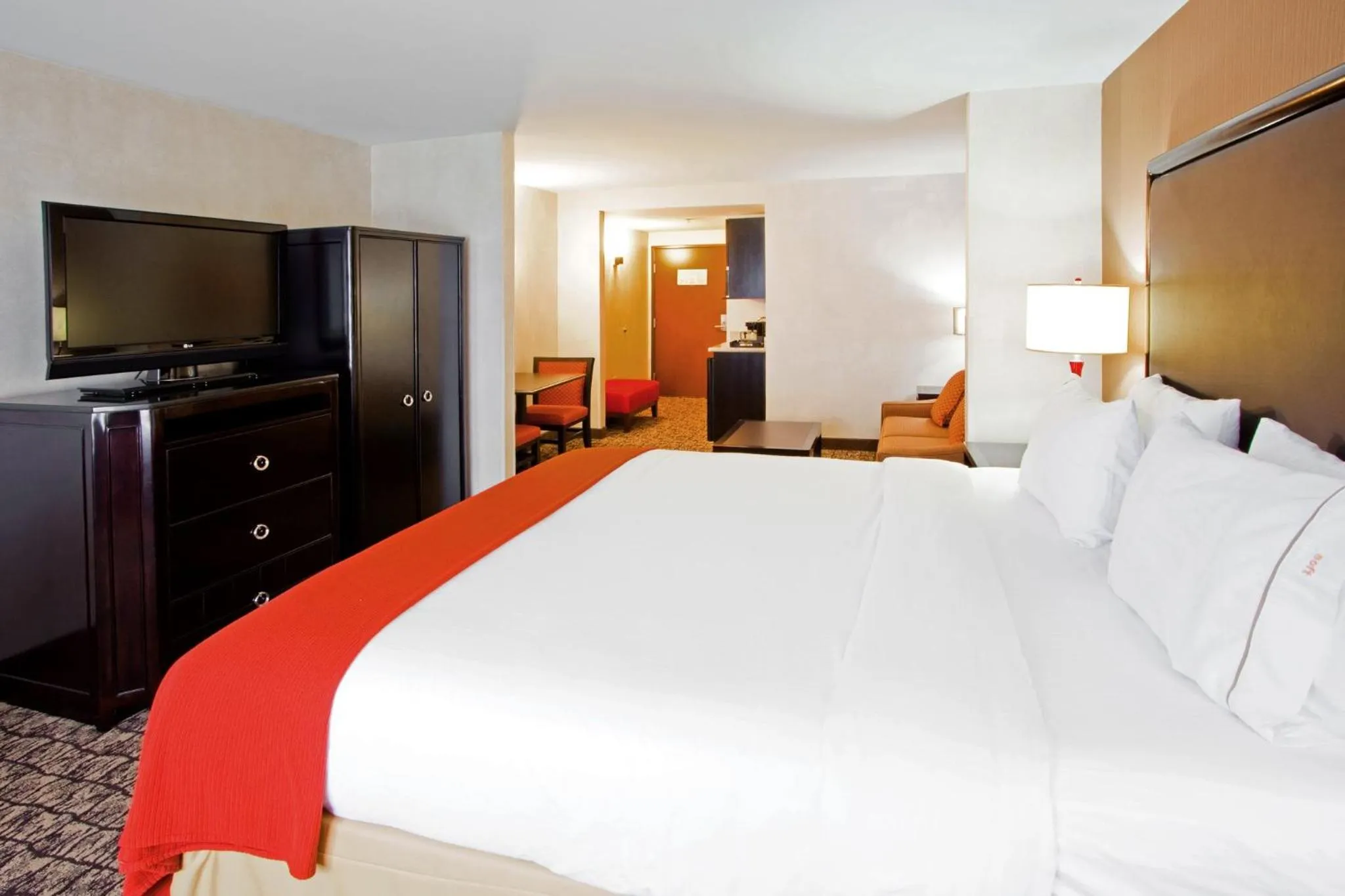 Photo of the whole room, Bed in Holiday Inn Express & Suites Columbia - East Elkridge, Jessup an IHG Hotel