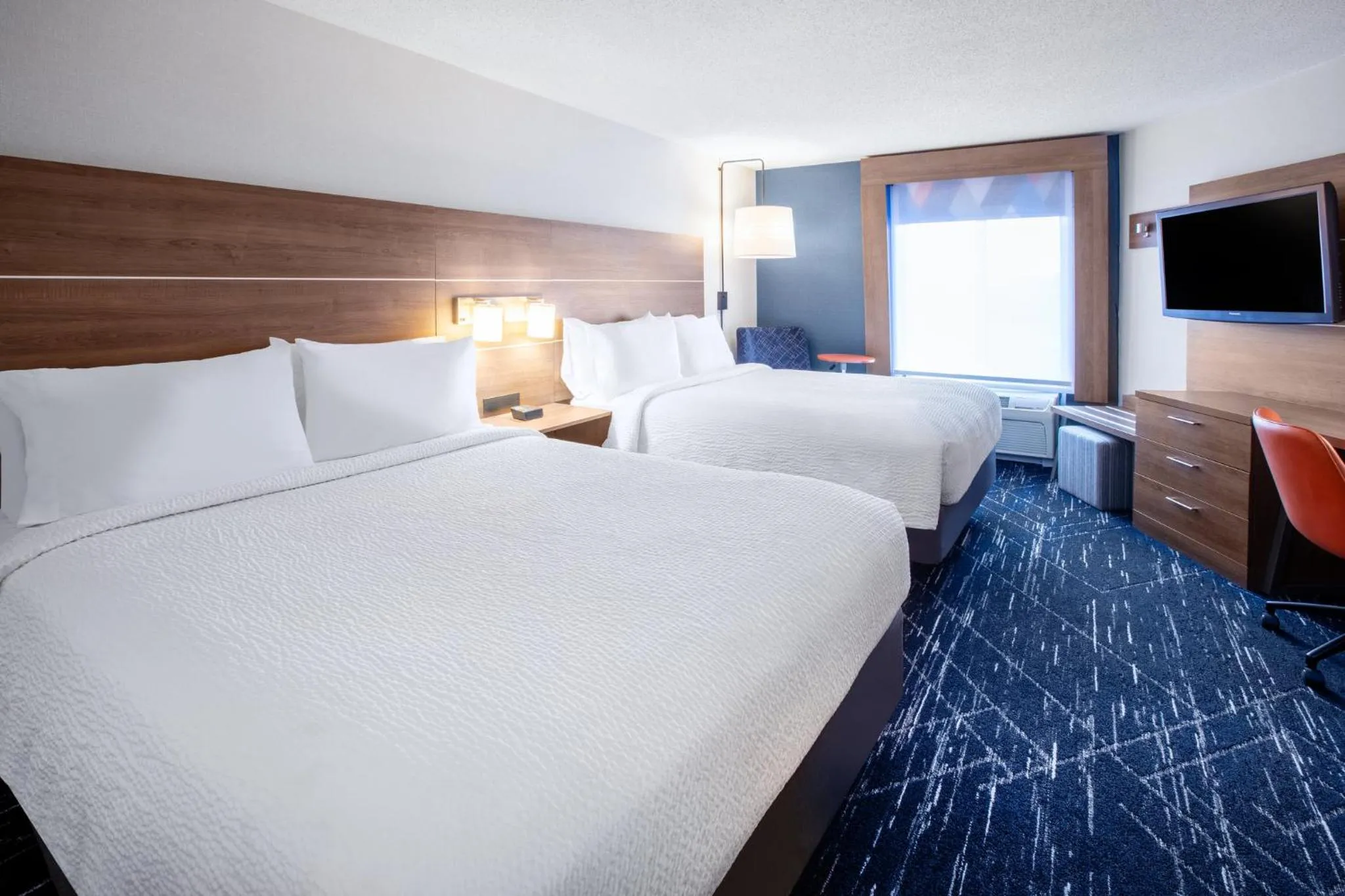 Photo of the whole room, Bed in Holiday Inn Express Hotel & Suites Auburn Hills by IHG