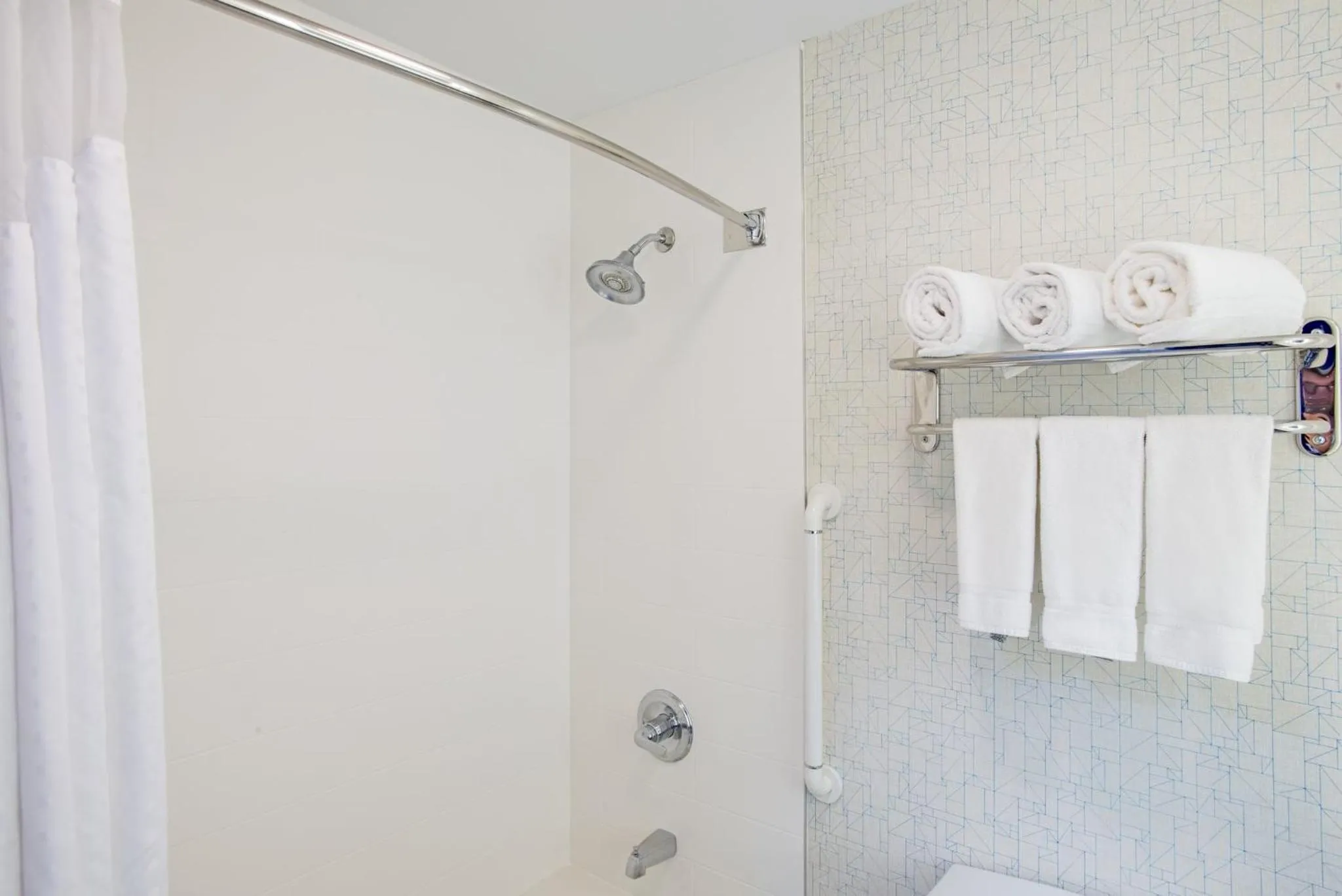 Bathroom in Holiday Inn Express Hotel & Suites Boston - Marlboro by IHG