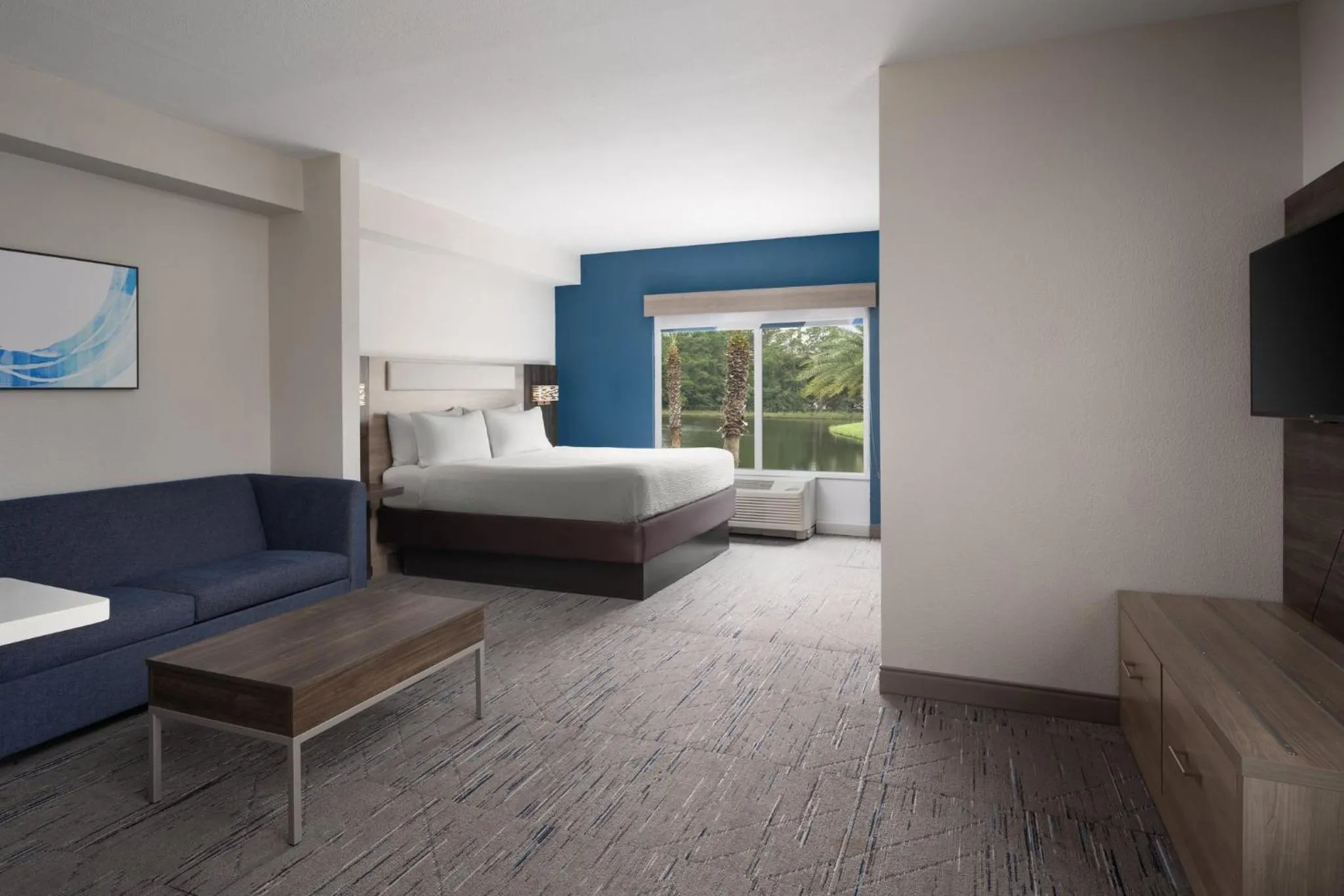 Photo of the whole room, Bed in Holiday Inn Express Hotel & Suites Chaffee - Jacksonville West by IHG