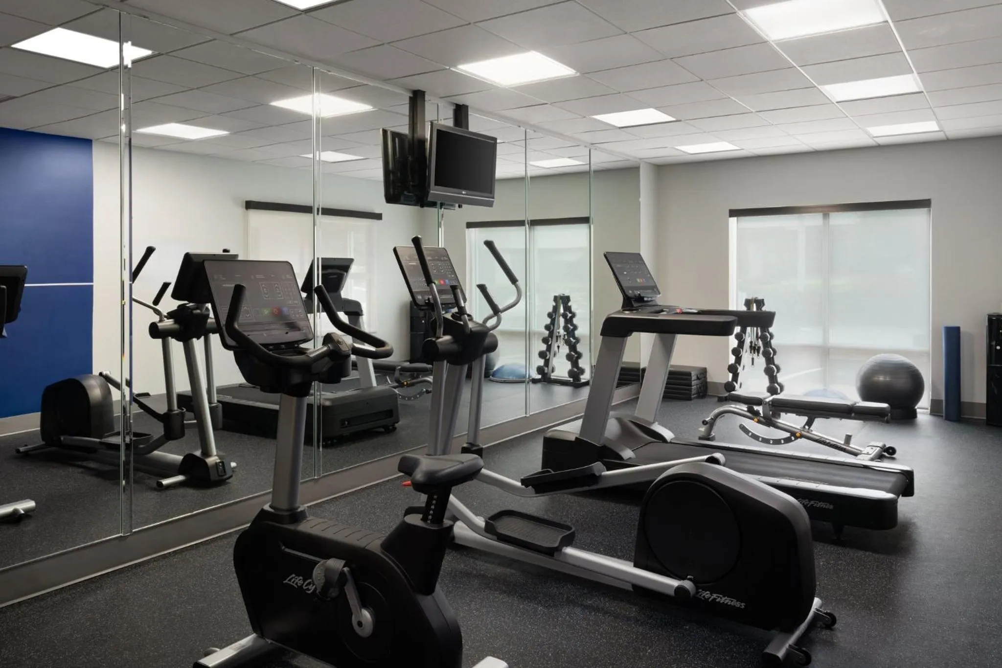 Spa and wellness centre/facilities in Holiday Inn Express Hotel & Suites Chaffee - Jacksonville West by IHG