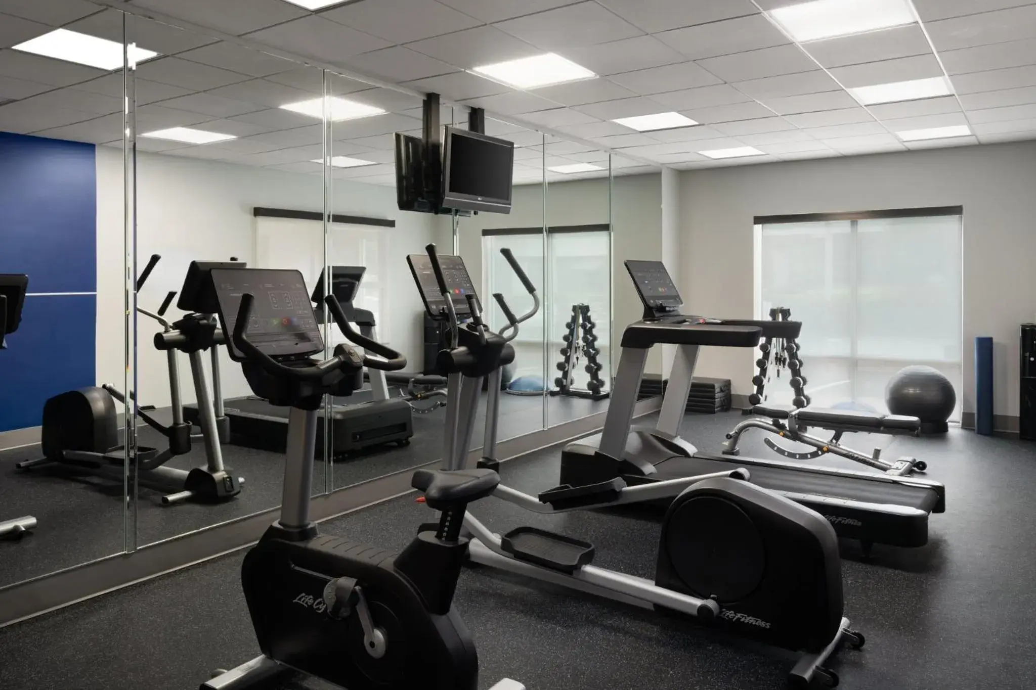 Spa and wellness centre/facilities in Holiday Inn Express Hotel & Suites Chaffee - Jacksonville West by IHG Spa and wellness centre/facilities in Holiday Inn Express Hotel & Suites Chaffee - Jacksonville West by IHG