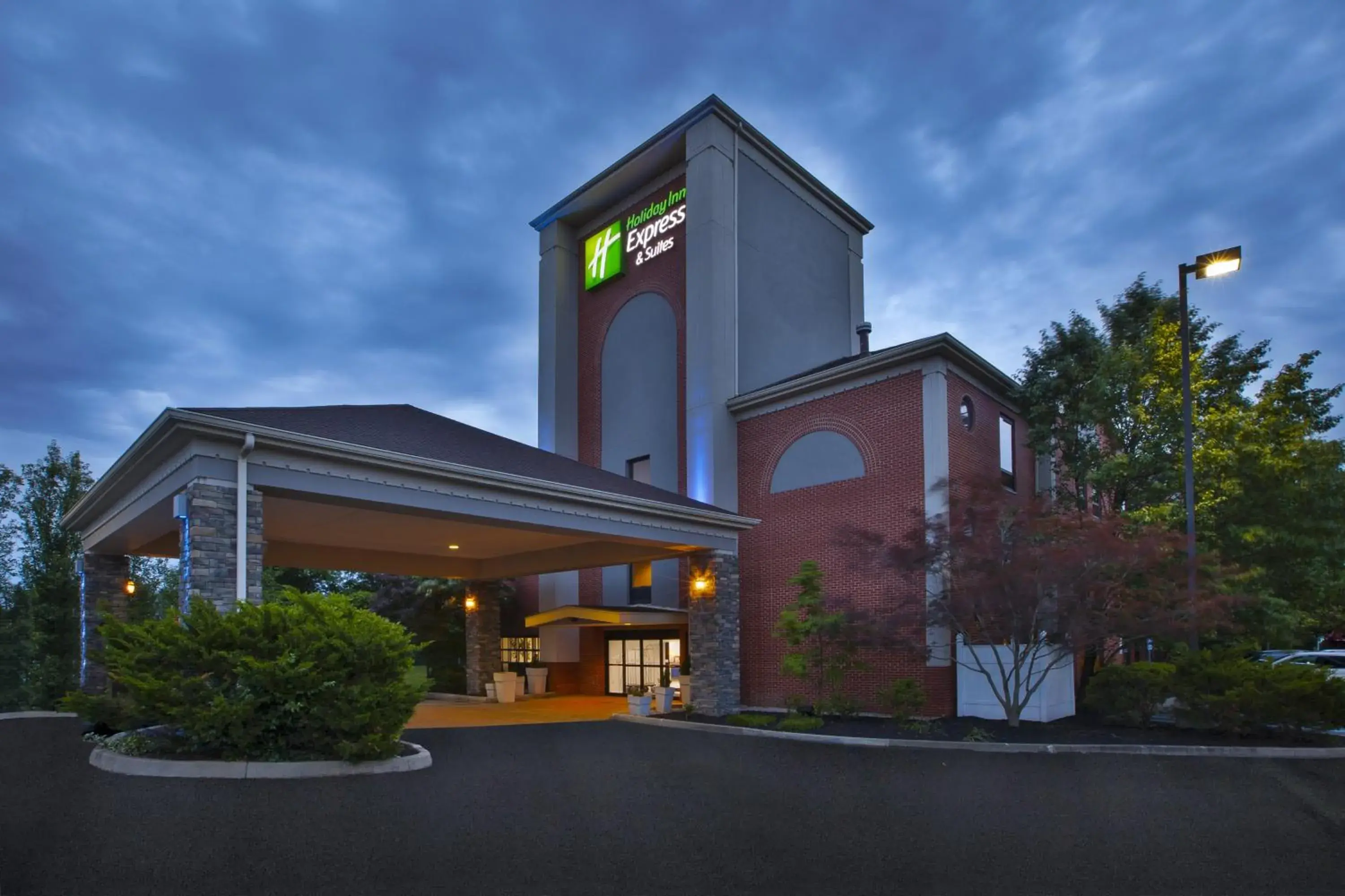 Property building in Holiday Inn Express Hotel & Suites Cincinnati Northeast-Milford by IHG Property building in Holiday Inn Express Hotel & Suites Cincinnati Northeast-Milford by IHG