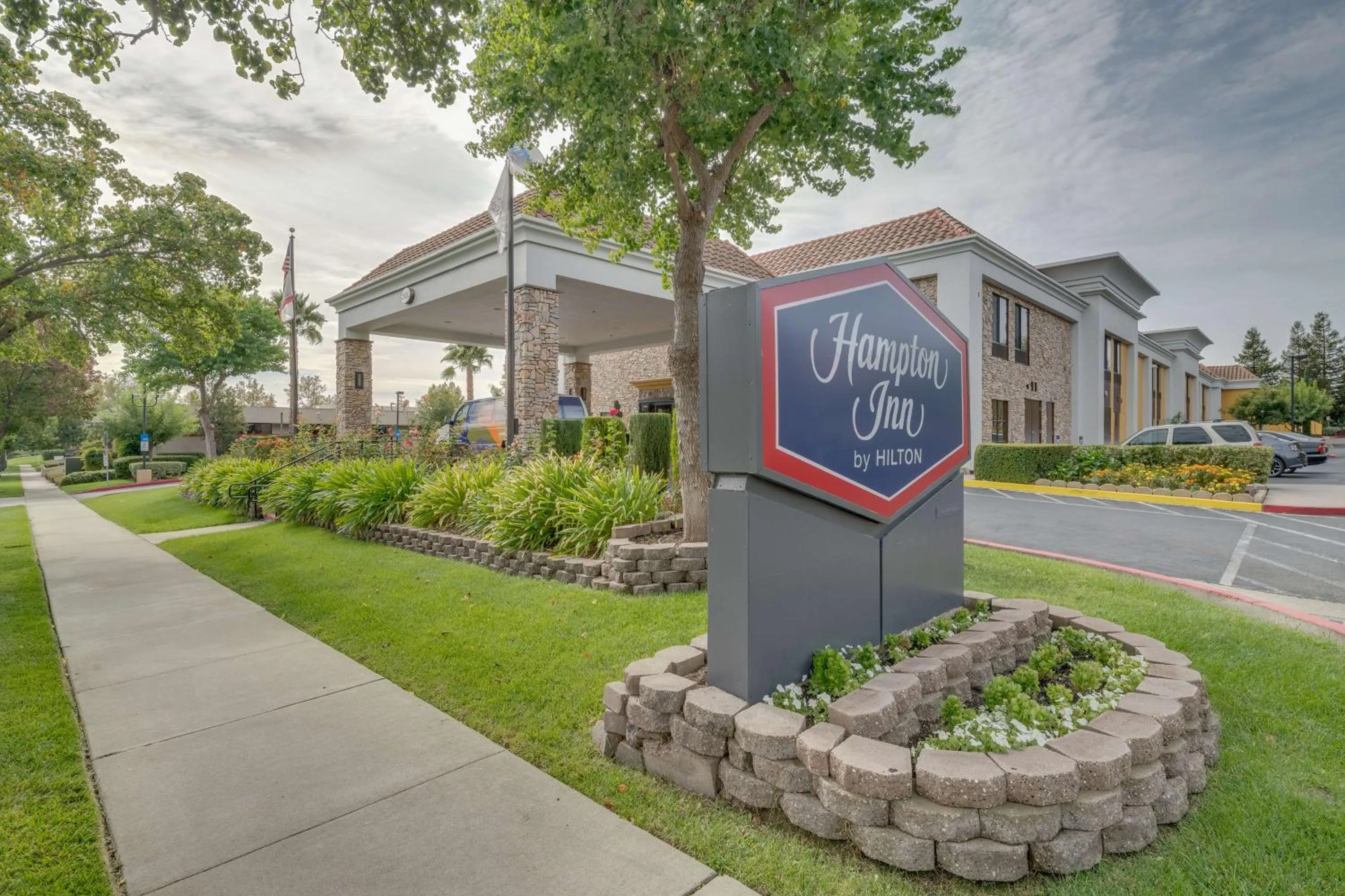 Property building in Hampton Inn Livermore