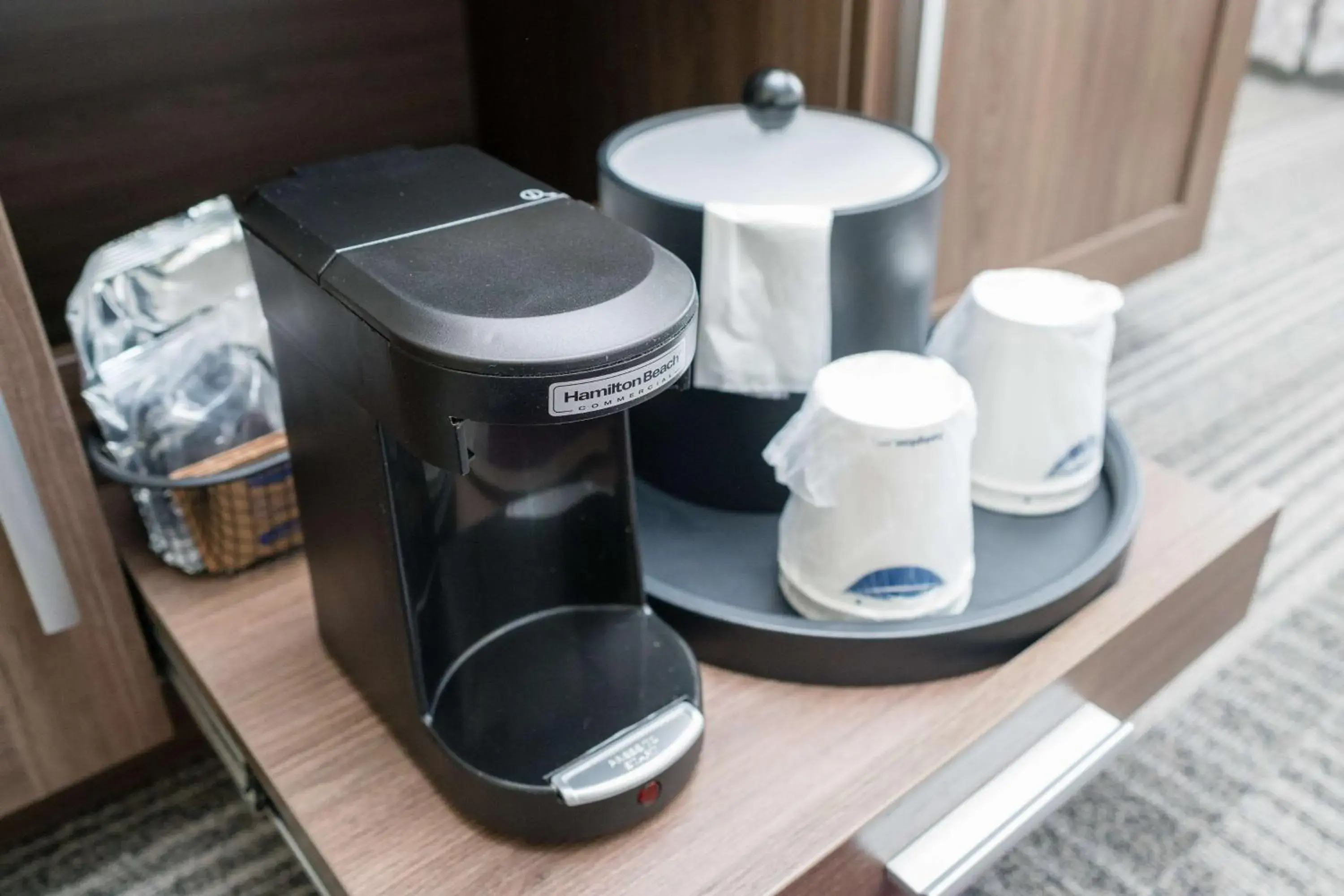 King Room with Sofa Bed and Study - Non-Smoking in Hampton Inn Livermore King Room with Sofa Bed and Study - Non-Smoking in Hampton Inn Livermore