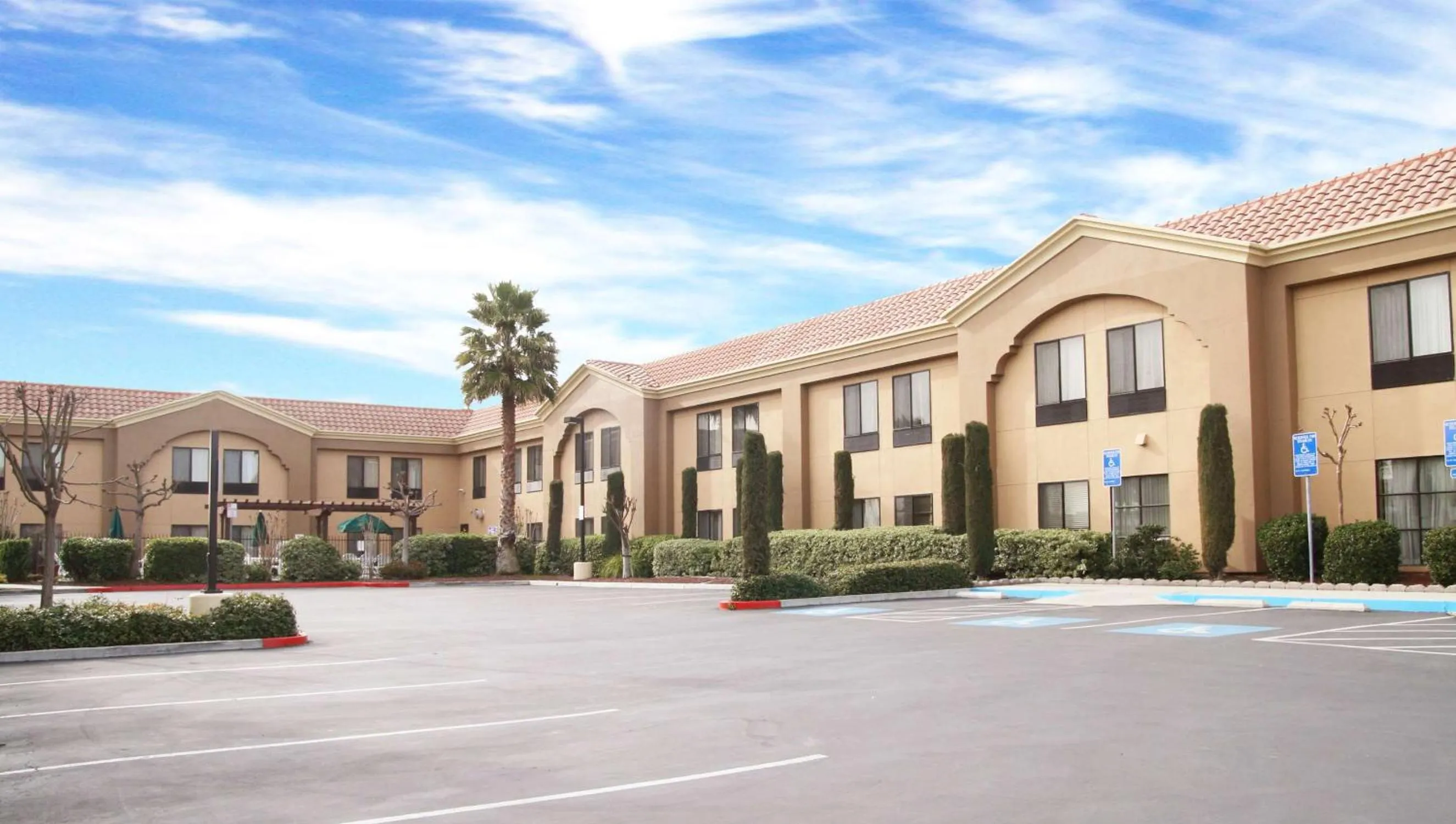 Property building in Hampton Inn Livermore