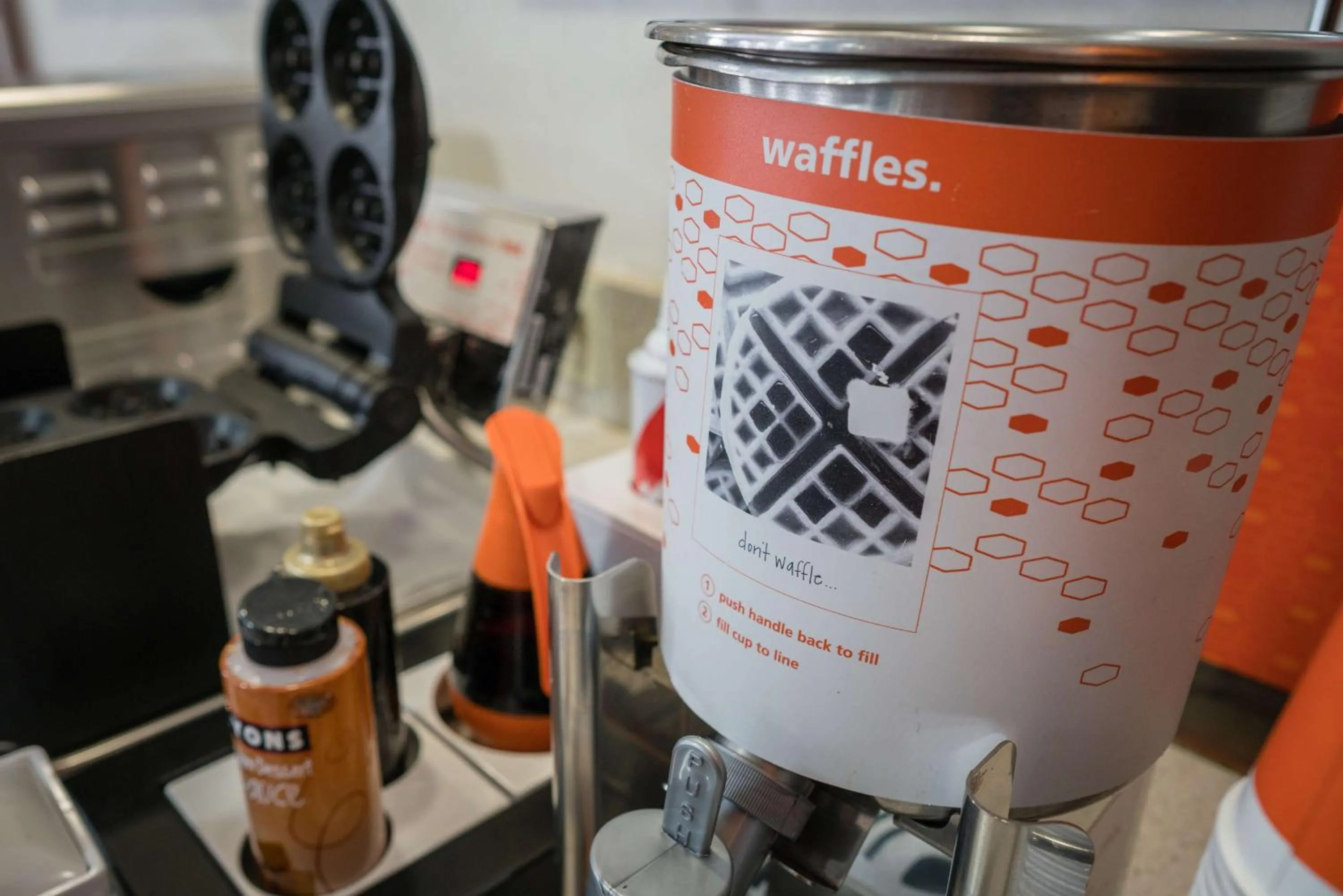 Dining area in Hampton Inn Livermore