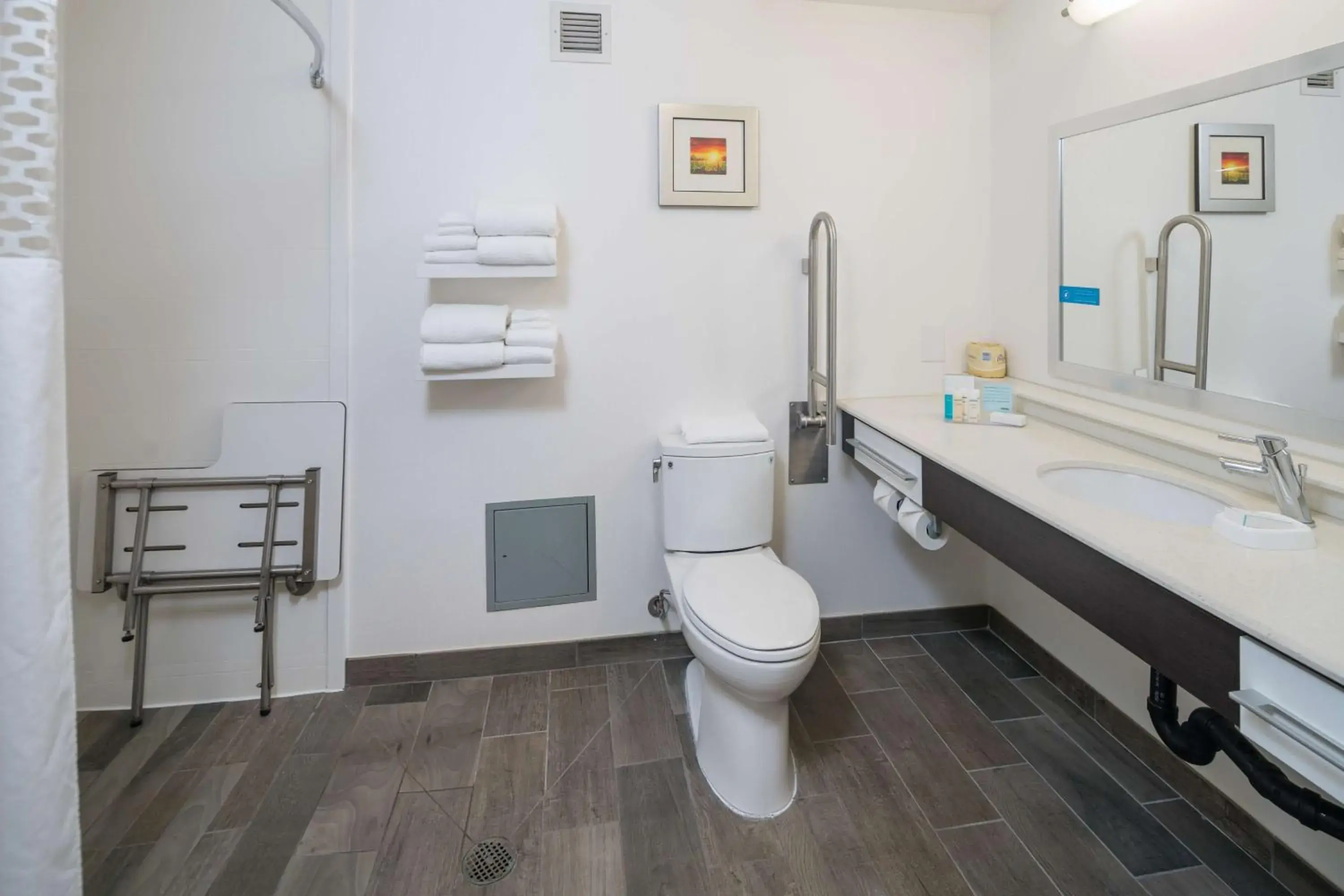 Bathroom in Hampton Inn Livermore Bathroom in Hampton Inn Livermore