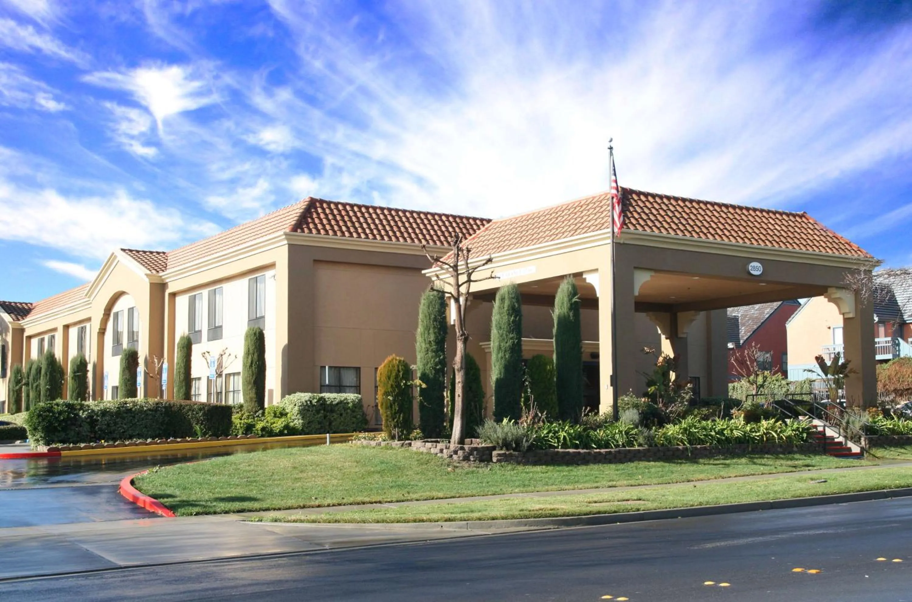 Property building in Hampton Inn Livermore