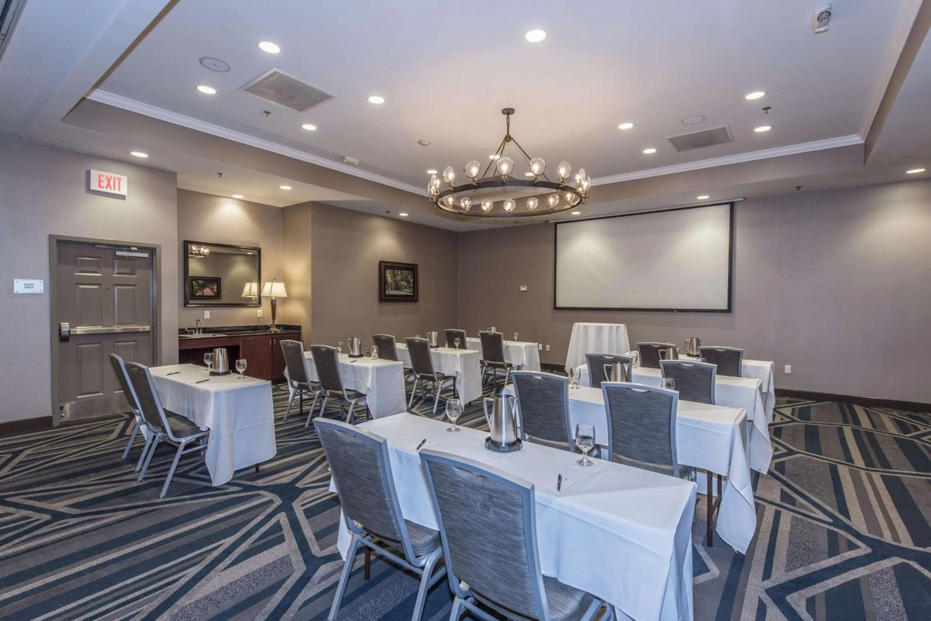 Meeting/conference room in DoubleTree by Hilton North Charleston - Convention Center