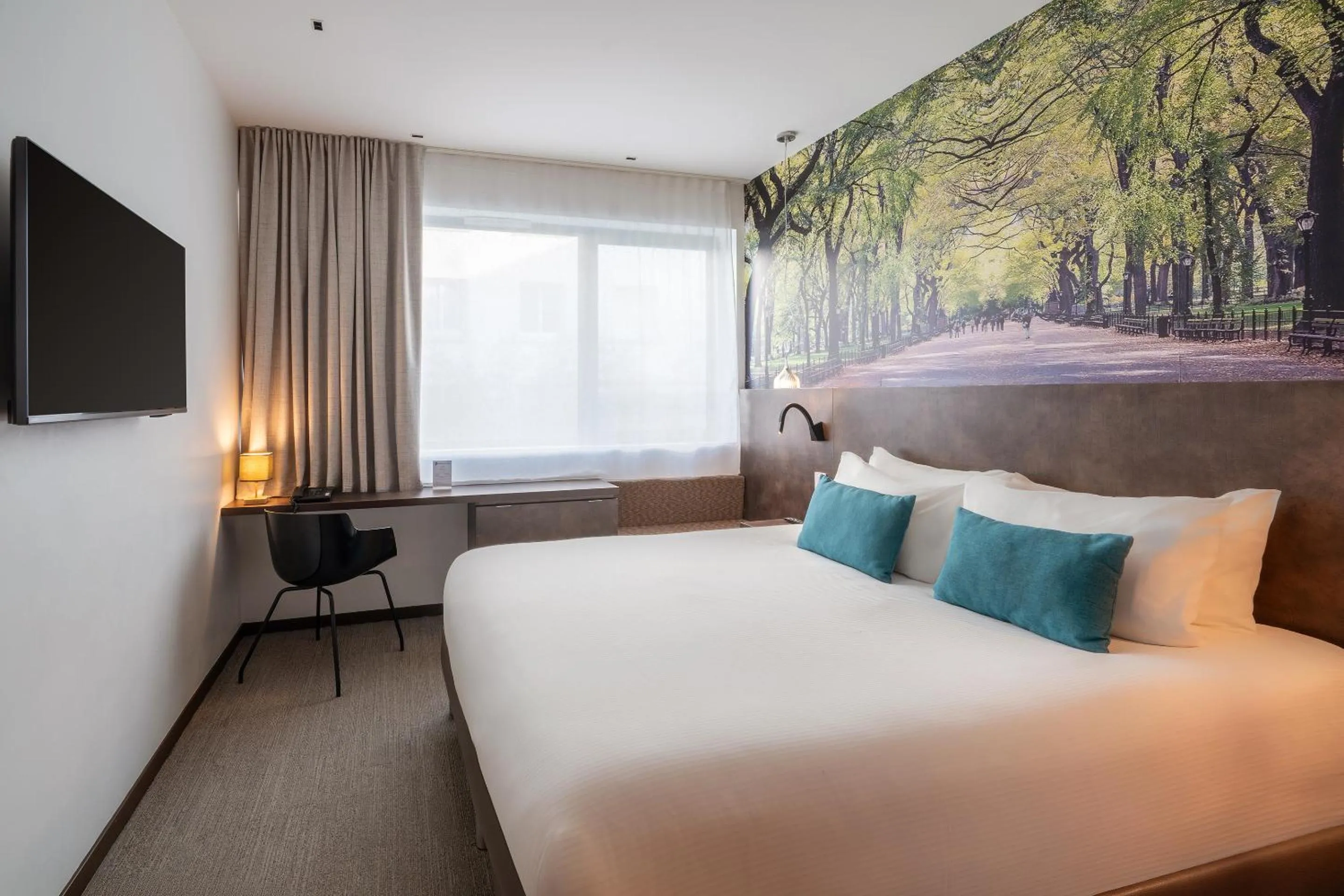 Bed in BW Plus Central Park Hotel & Spa