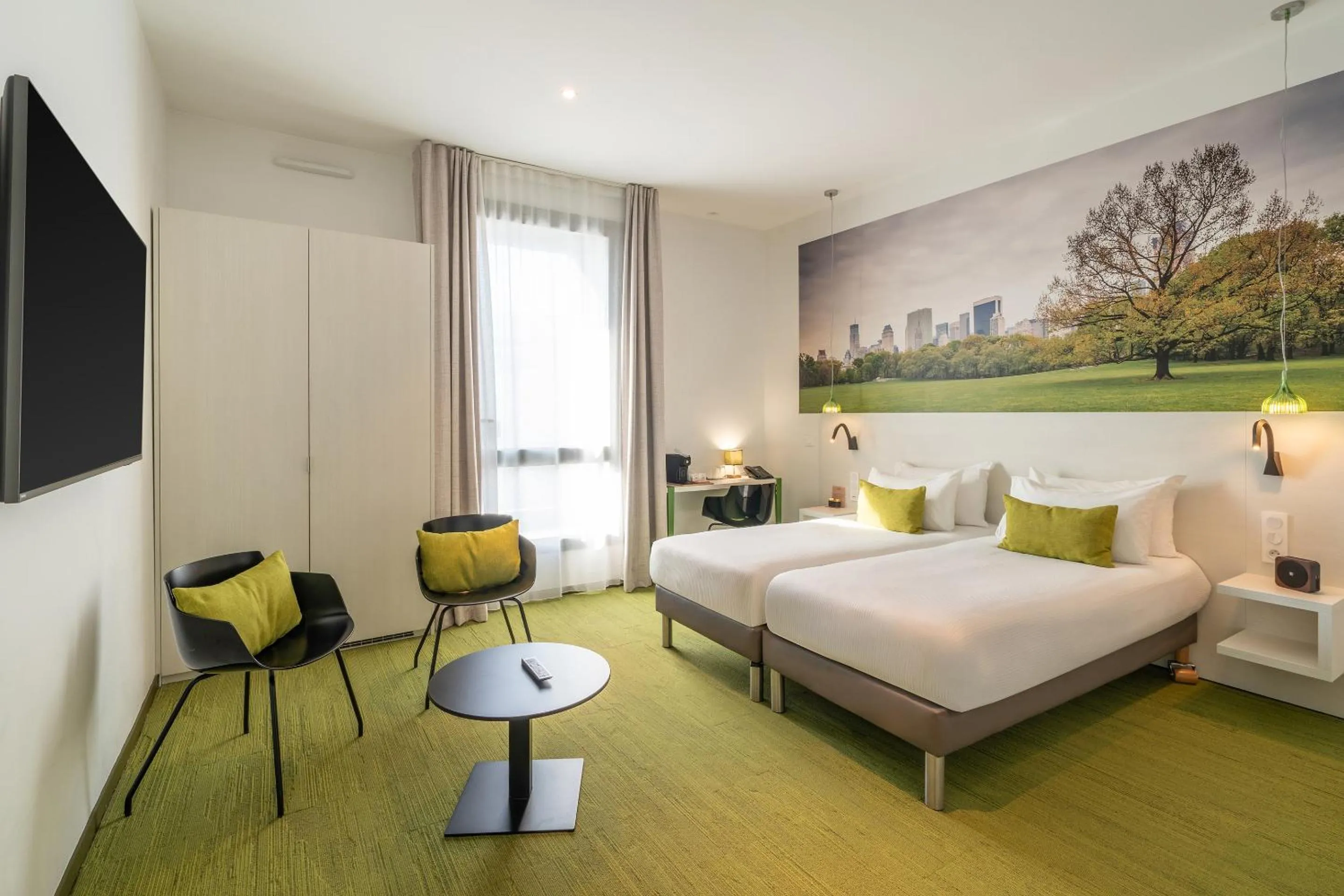Bed in BW Plus Central Park Hotel & Spa