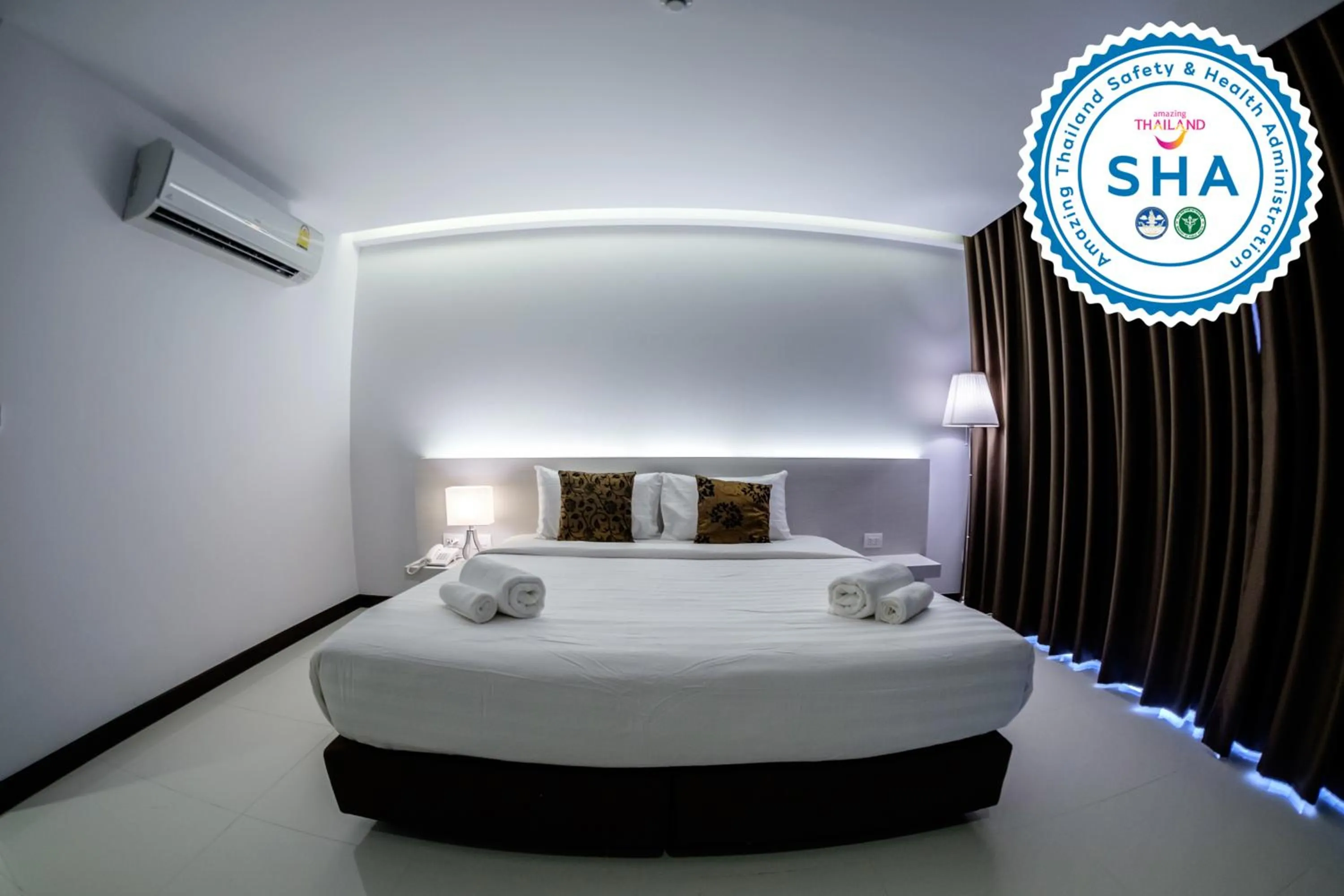 Bed in Chaisaeng Villa