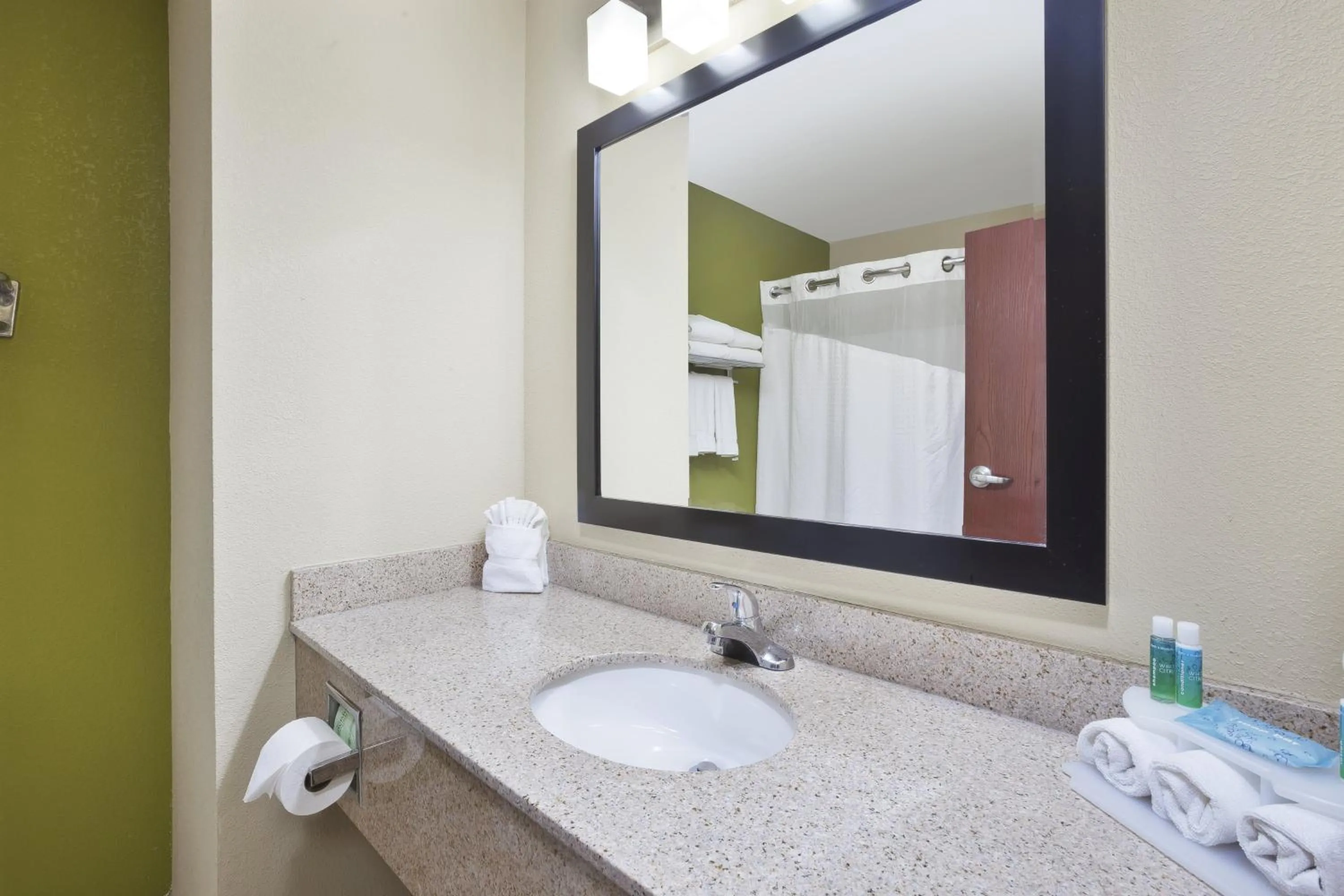 Bathroom in Holiday Inn Express Hotel & Suites Circleville by IHG
